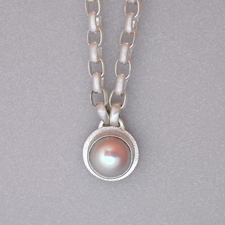 Pale Pink Button Pearl Necklace