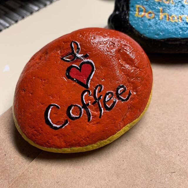 Silly rocks and kindness rocks 😊🎨 #thekindnessrocksproject #lifethroughlensesandlines #denver #putartinyouryard