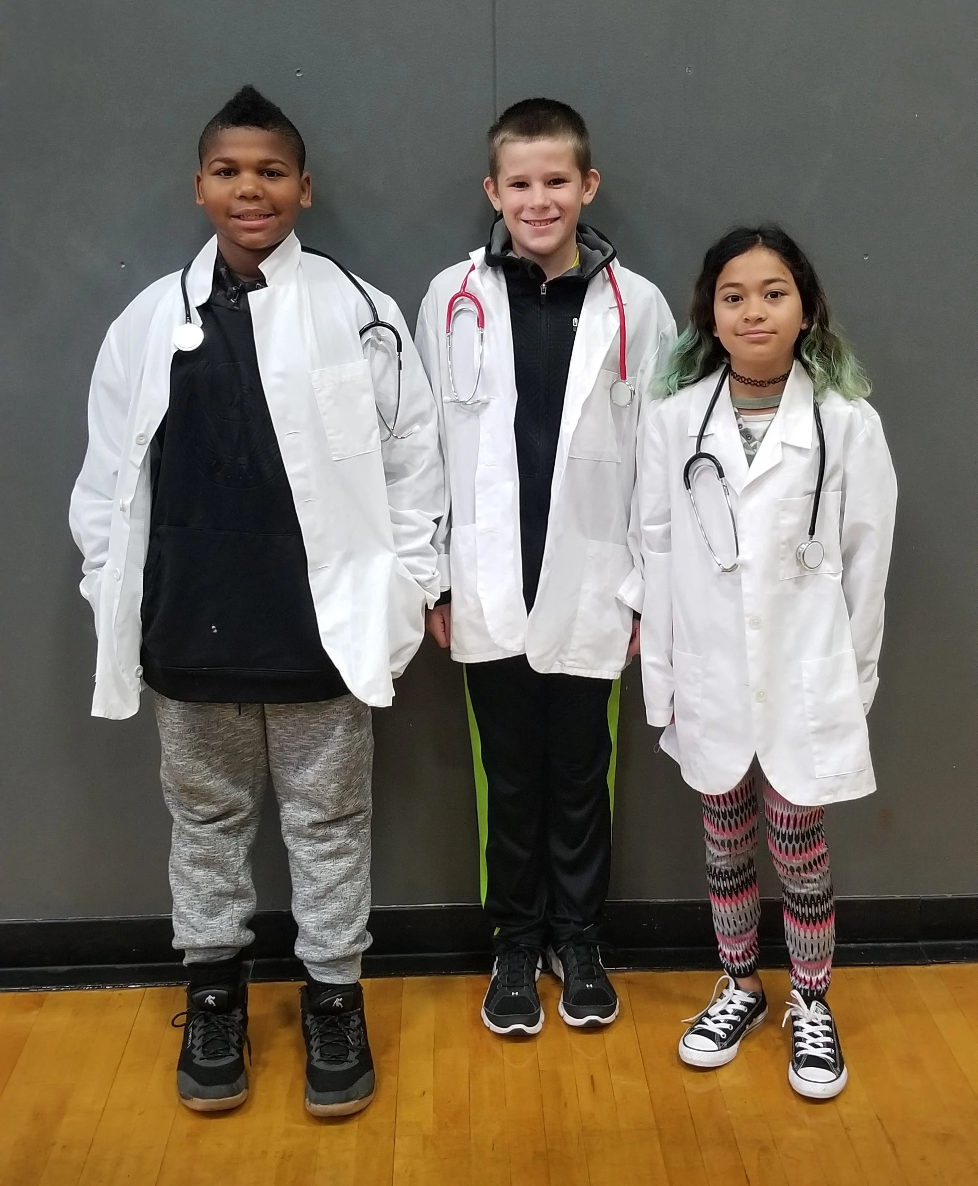 WESA Scholars Become Doctors for A Day