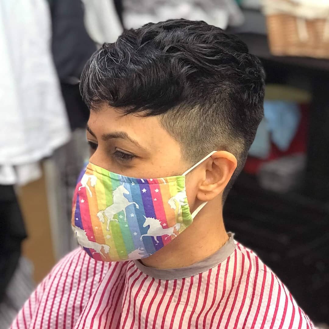 A totally new look for Suborna, by Anna!
.
.
.
.
.
.
.
#queersalon #dontpayextraforyourgender  #queerhair #genderneutralhair #genderneutralstyle  #nonbinaryfashion #nonbinarystyle
#androgynoushair #androgynousfashion #queerbarbers #queerbarber #queer