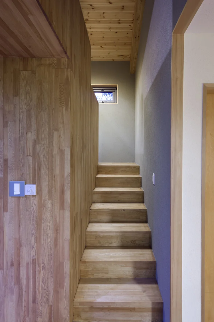 adslab-ylee-08j1291-laminated-oak-stair.jpg