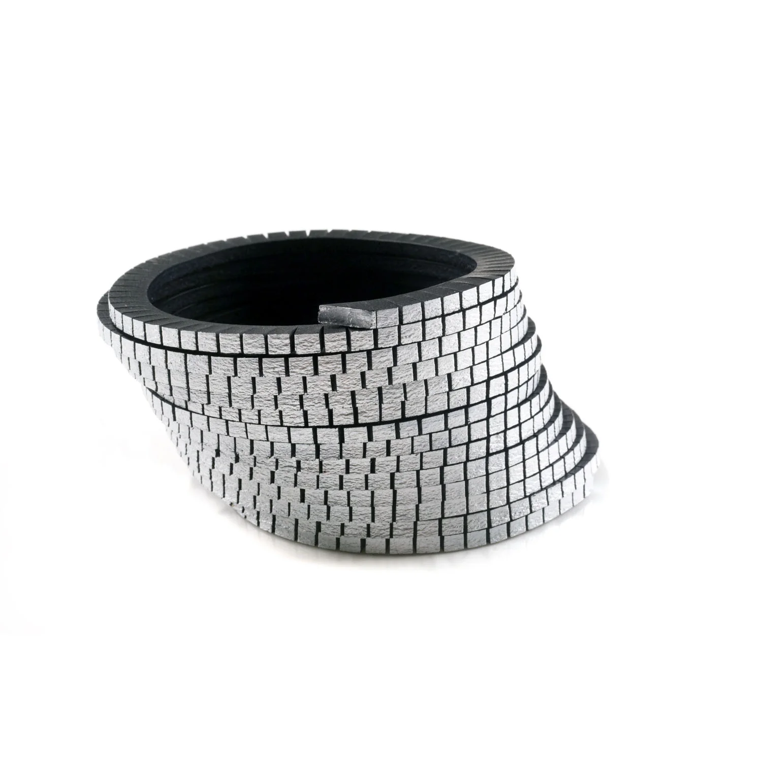 WOUND UP BRACELET - BLACK & SILVER