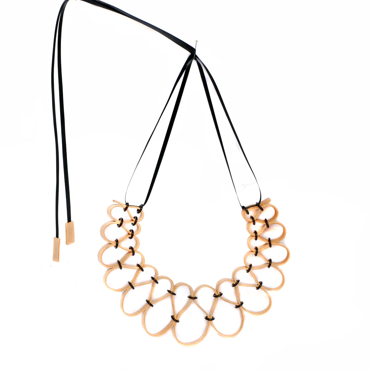 RUFFLE NECKLACE - NATURAL