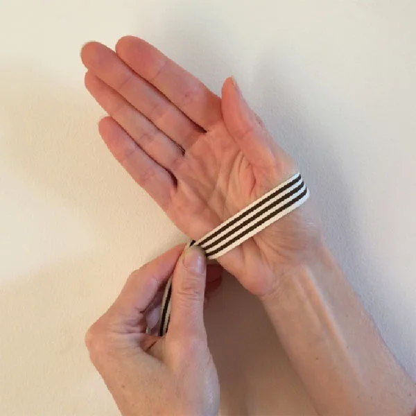 Hand size measurement.jpg