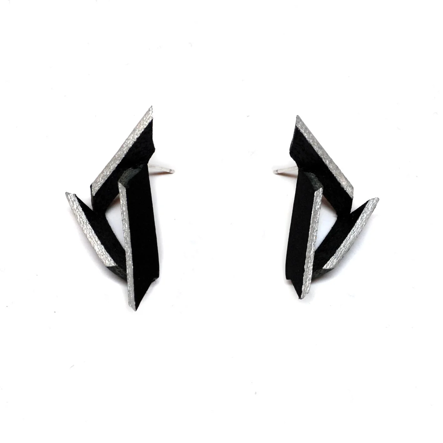 TRIANGULAR EARRINGS - BLACK & SILVER