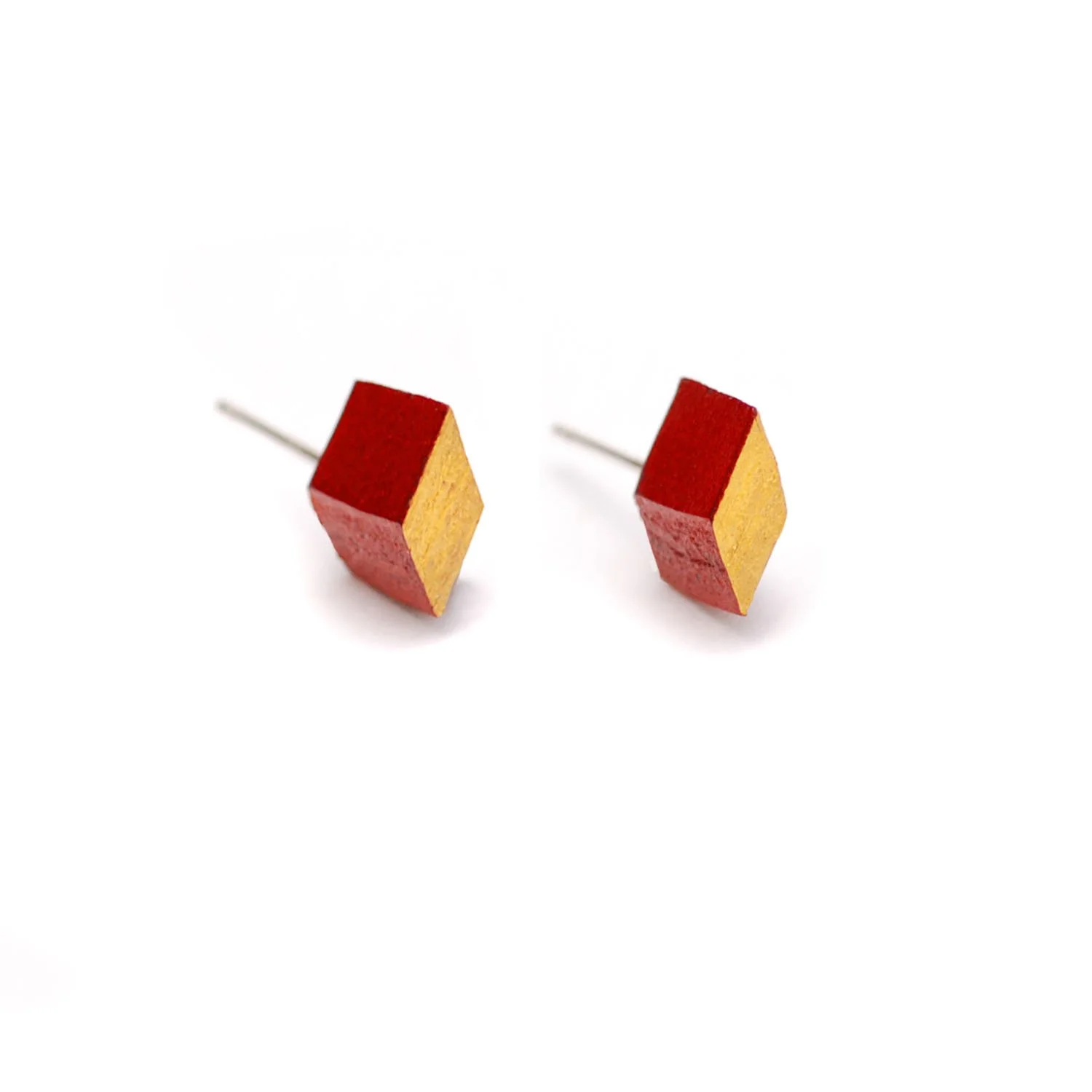 Diamond-leather-stud-earring-red-gold-Tania-Clarke-Hall.jpg