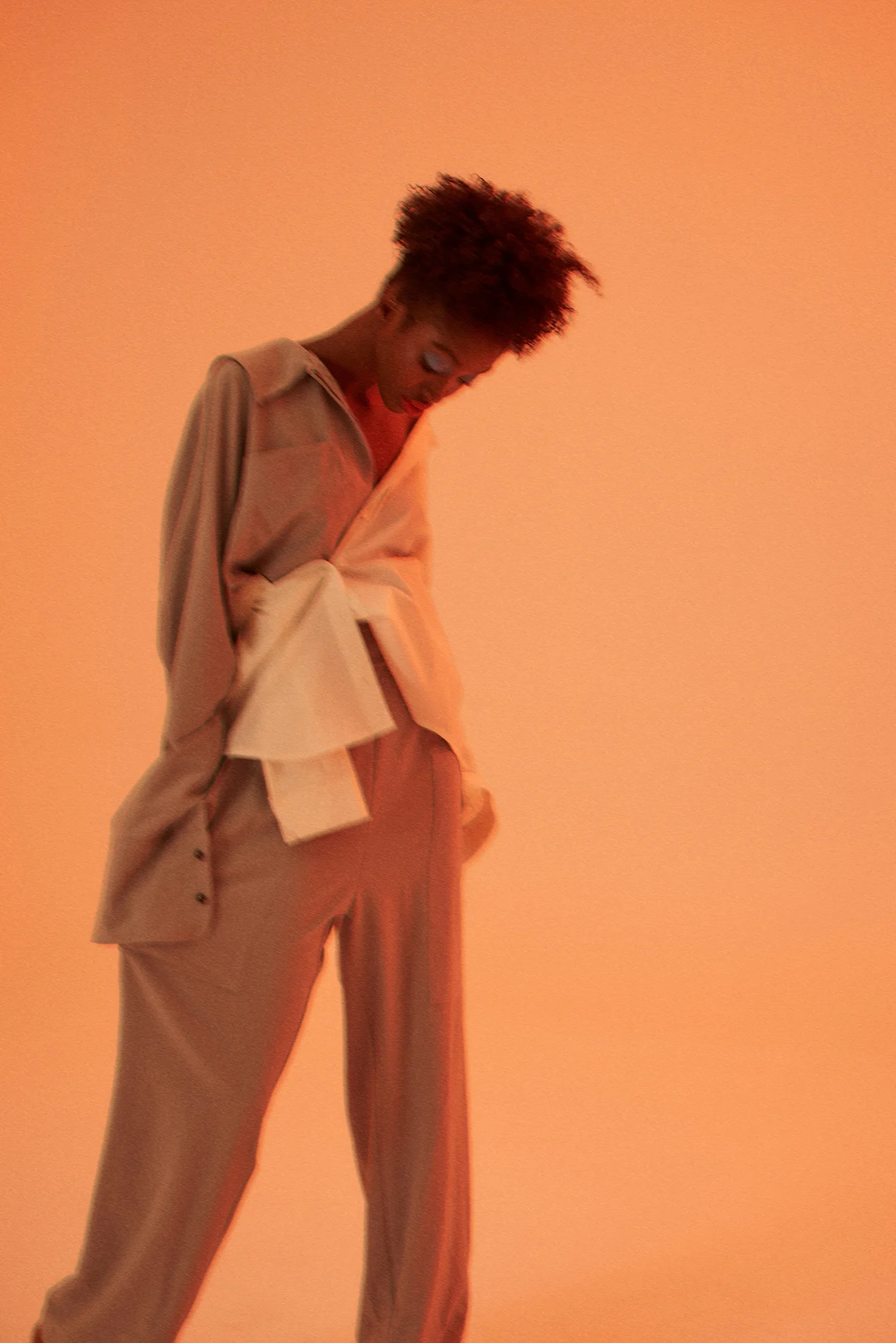 Jumpsuit : HUØNG NGUYEN Shits : Les Animaux Shoes : Zara