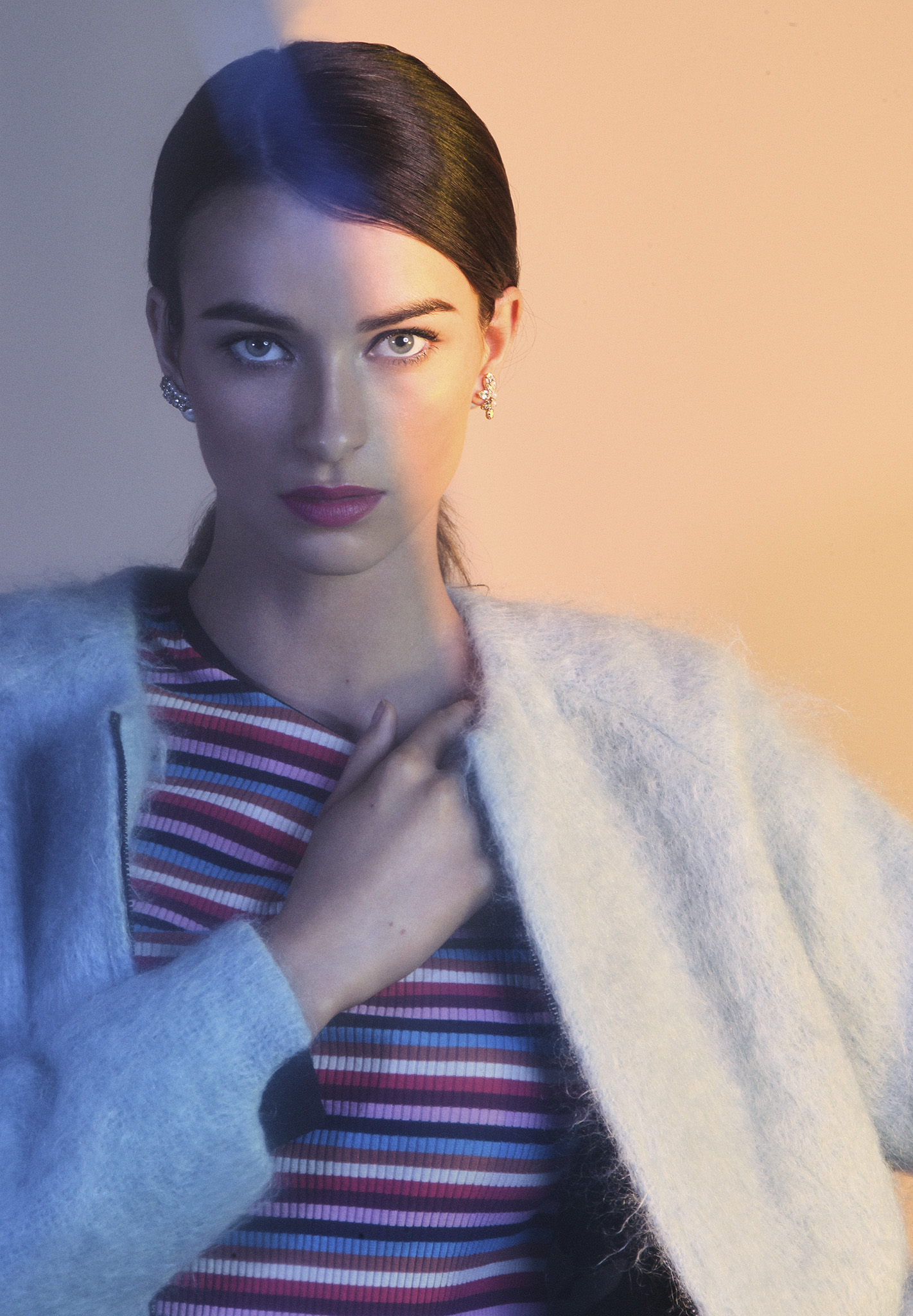 Multi colour short sleeve top Scotch and Soda Babay blue merino wool bomber Sabinna Earring Mayu Pearl x Crystal mix Swarovski & white pearl rivet pierced earring