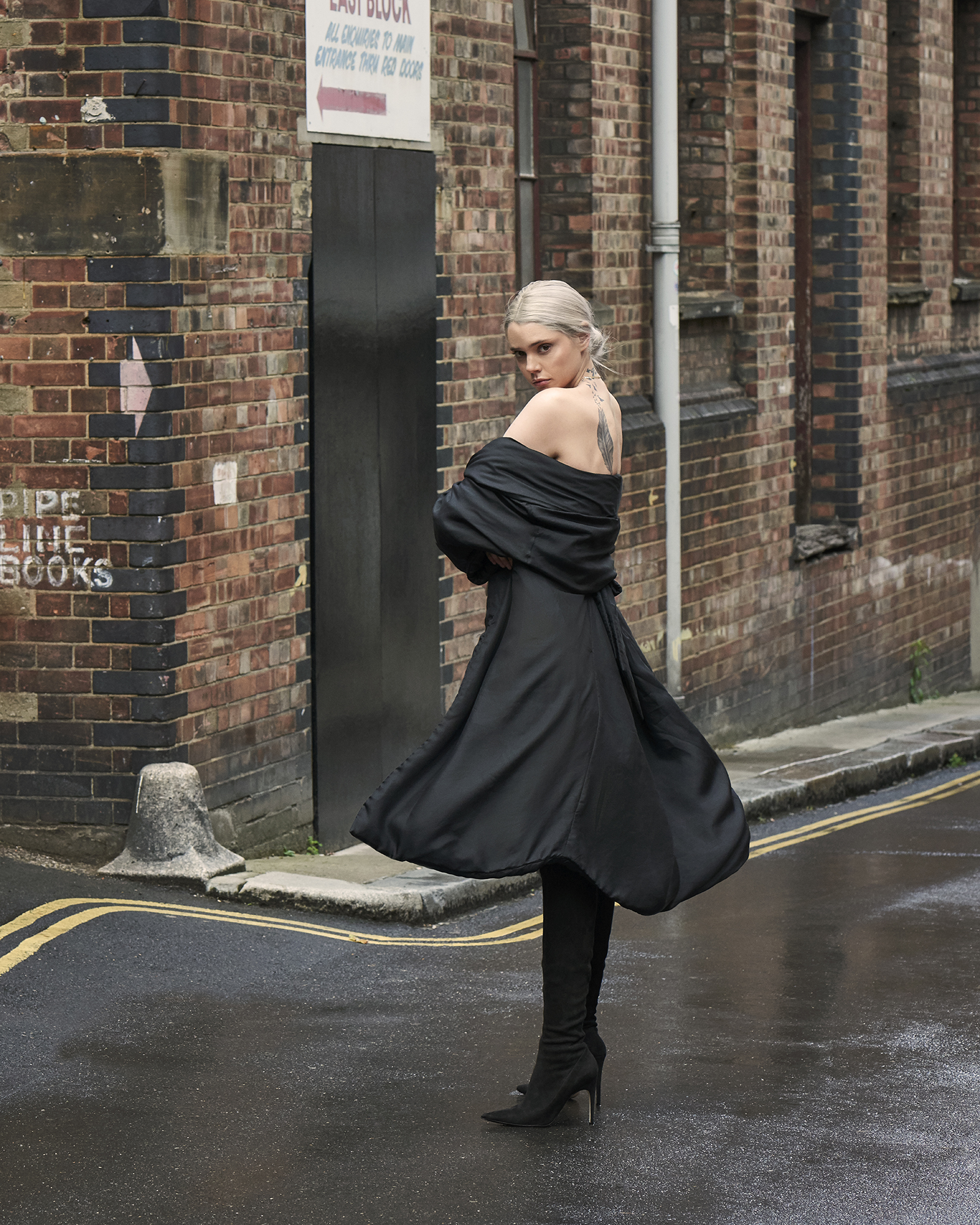 Coat Katharine Hamnett Boots Sergio Rossi