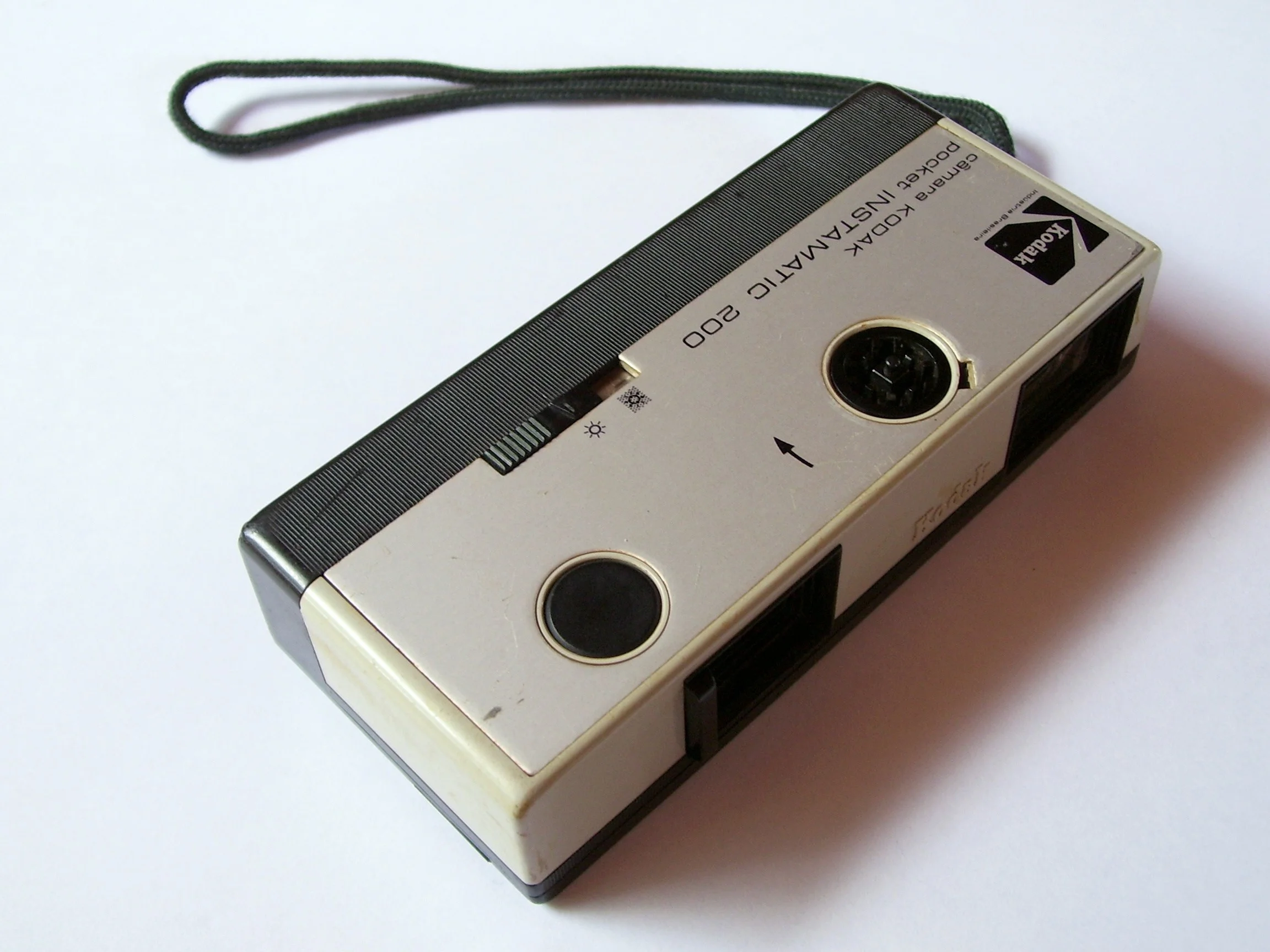 Kodak_Pocket_Instamatic_200.jpg