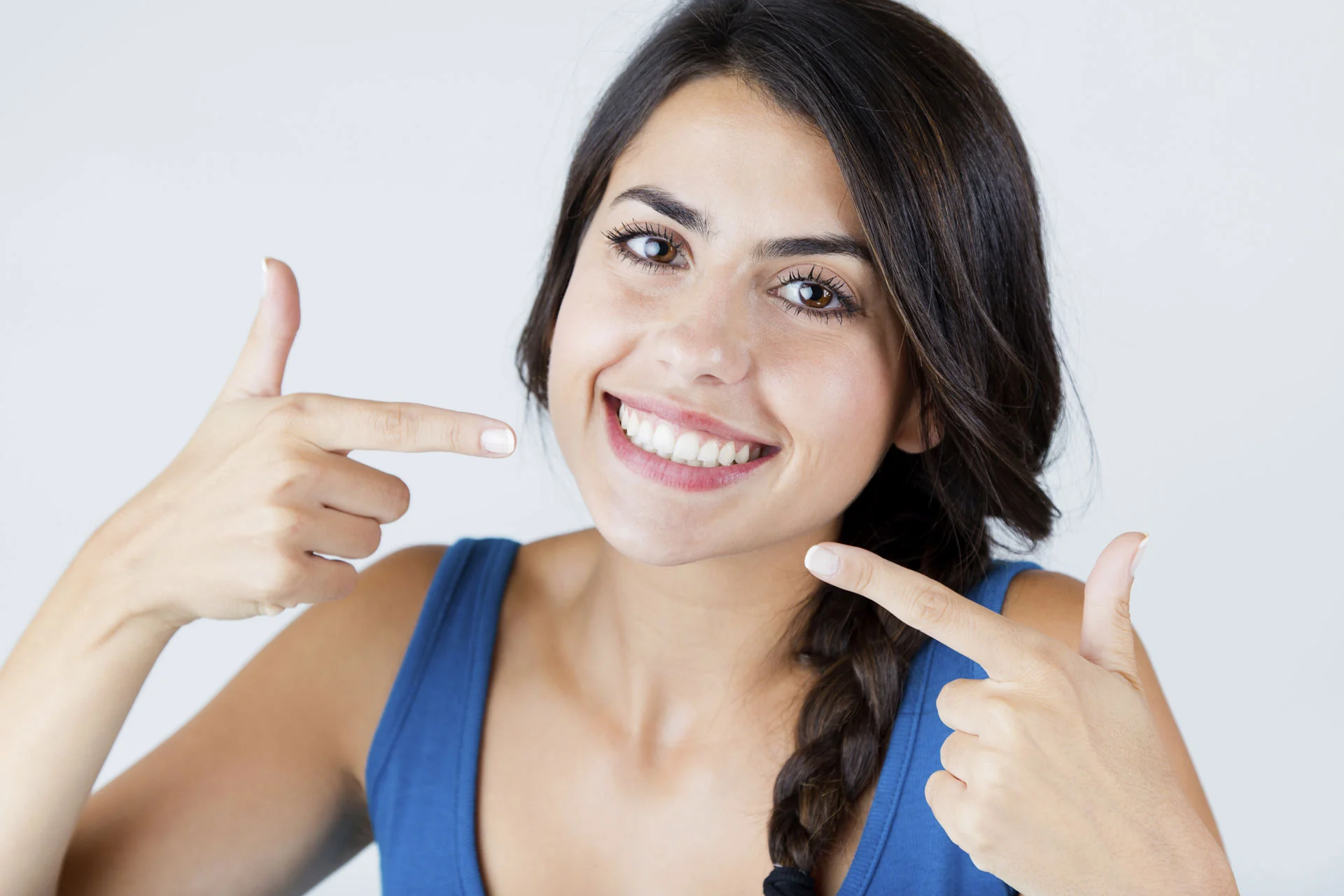 Пациентам, которые пользуются съемным ортодонтическим аппаратом