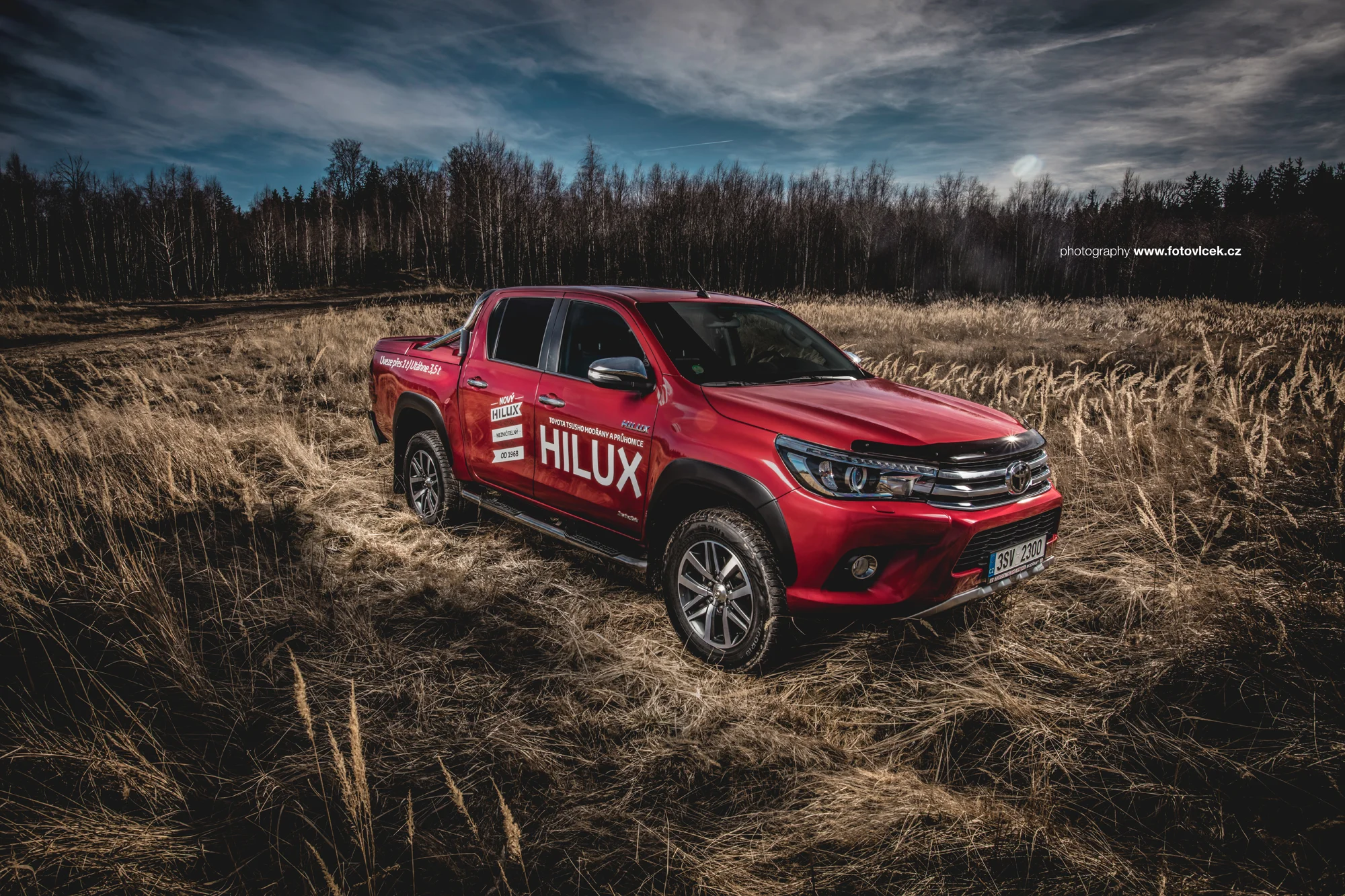 HILUX B small.jpg