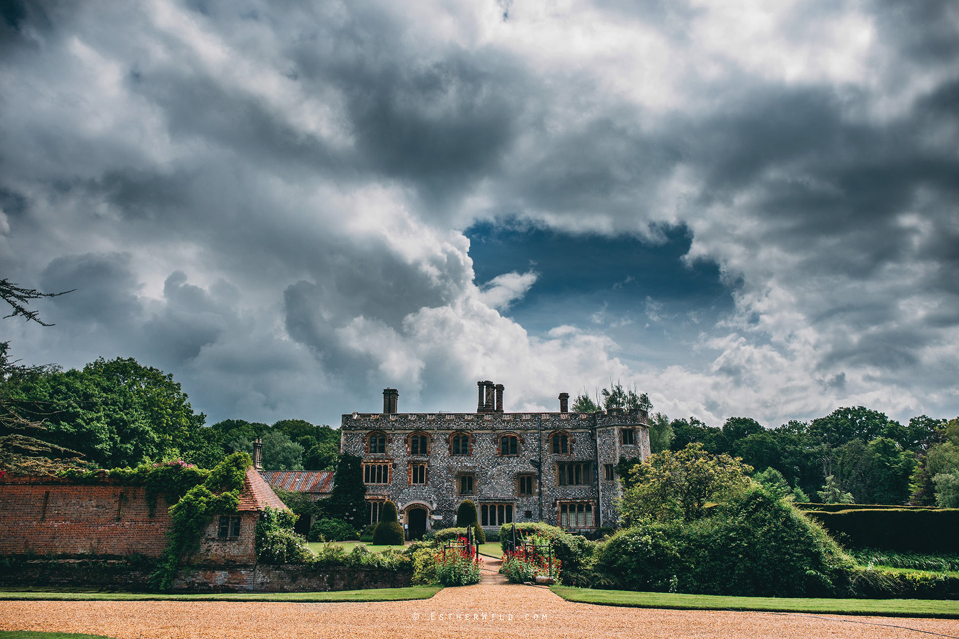 Norfolk_Wedding_Photographer_Mannington_Hall_Country_Esther_Wild_9870.jpg