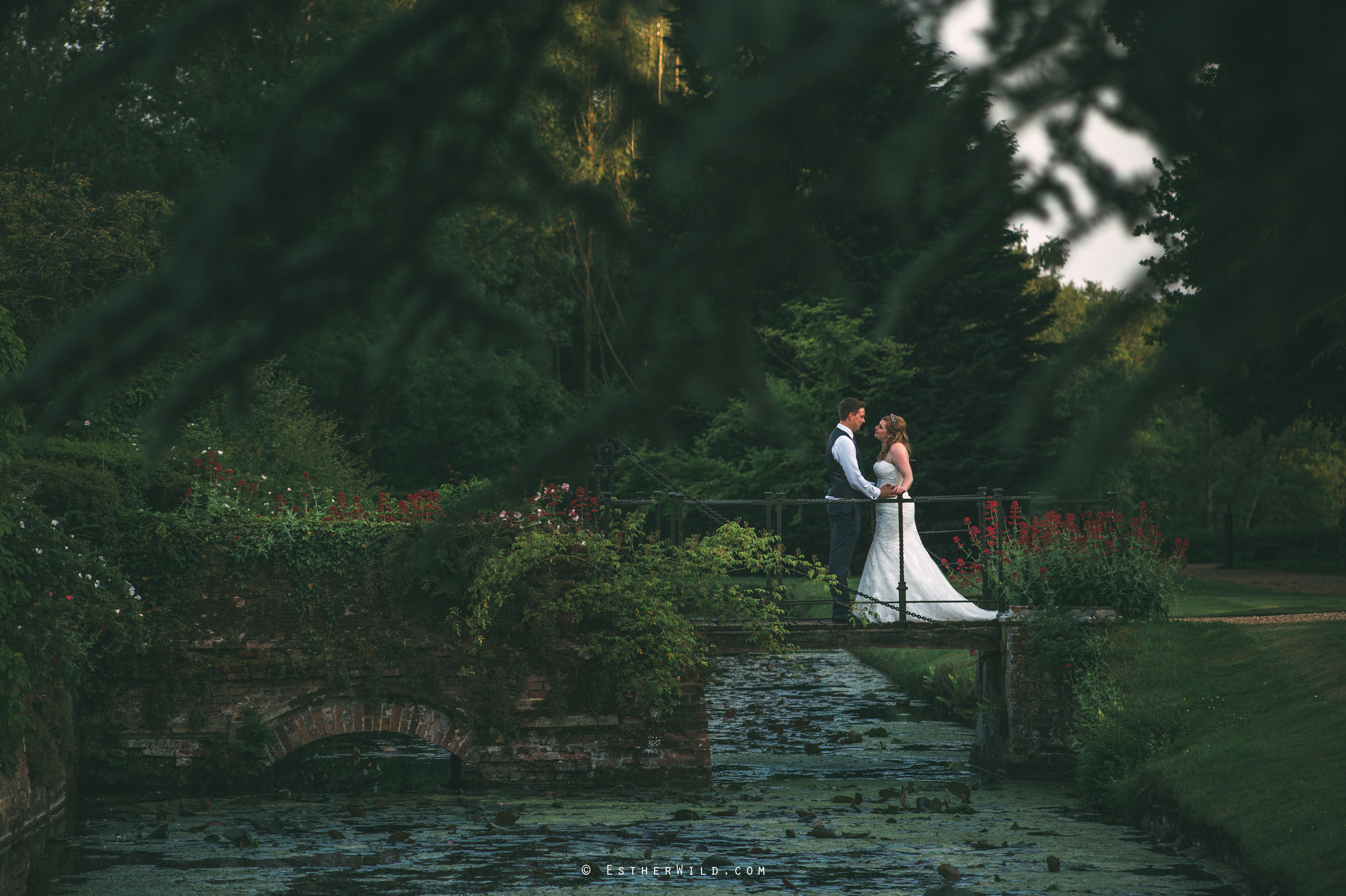 Norfolk_Wedding_Photographer_Mannington_Hall_Country_Esther_Wild_2447.jpg