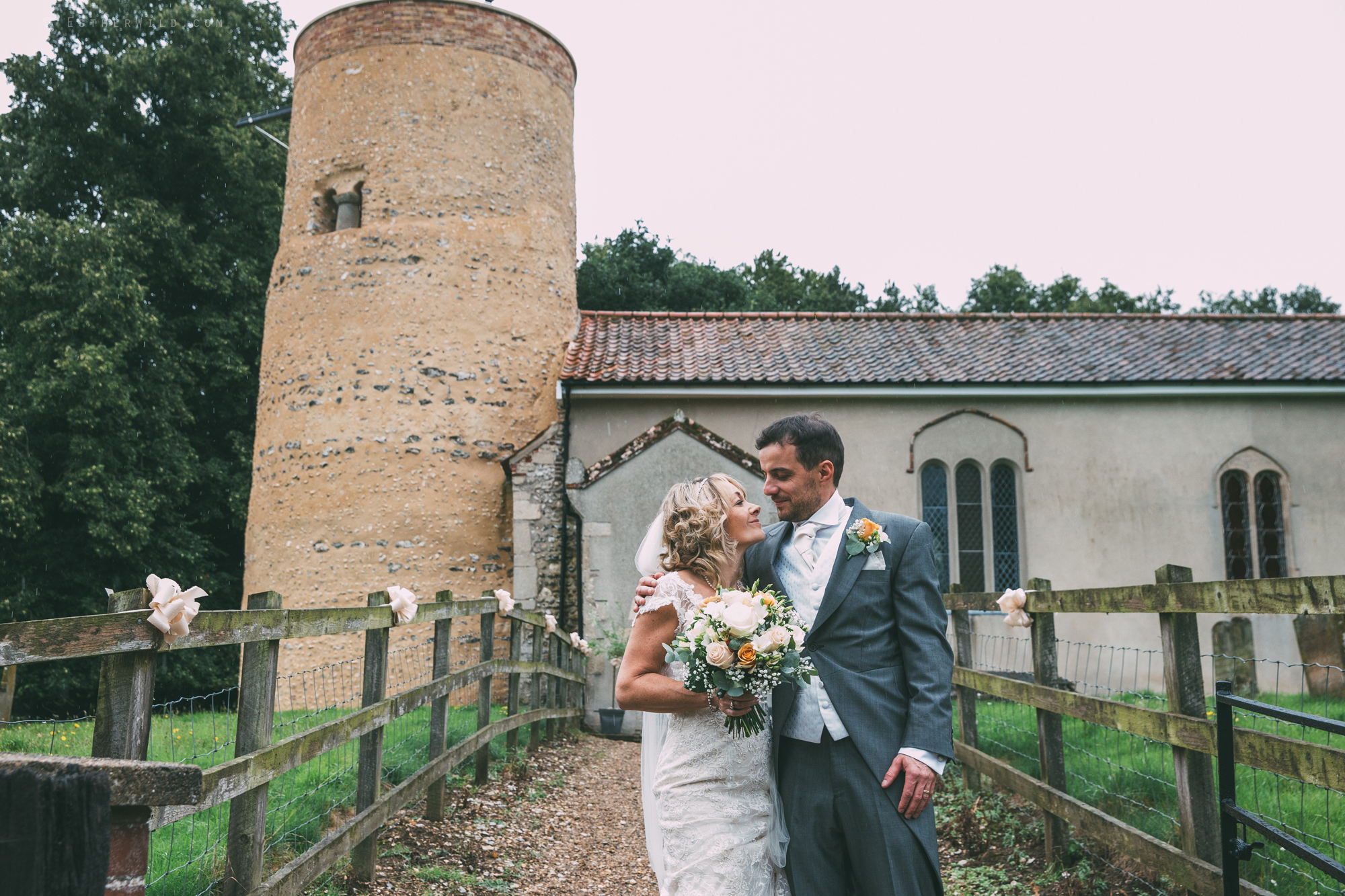 Norfolk_Wedding_Photographer_East_Lexham_RathskellarIMG_0845.jpg