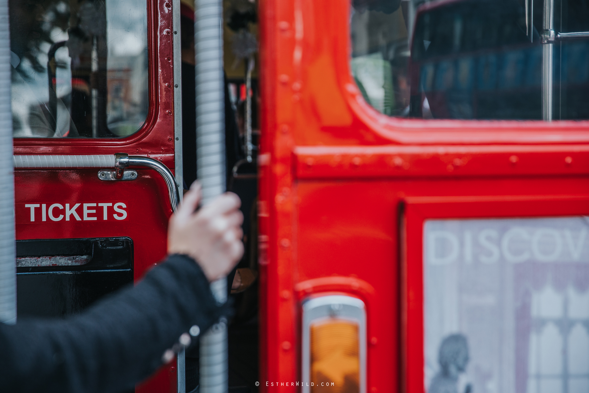 Islington_Town_Hall_Wedding_London_Photographer_Esther_Wild_IMG_5374.jpg