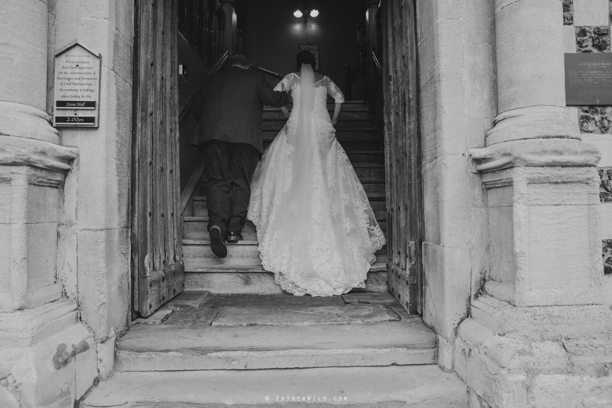 Kings_Lynn_Town_Hall_Wedding_Marry_In_Norfolk_Wedding_Esther_Wild_Photographer_IMG_4851-1.jpg