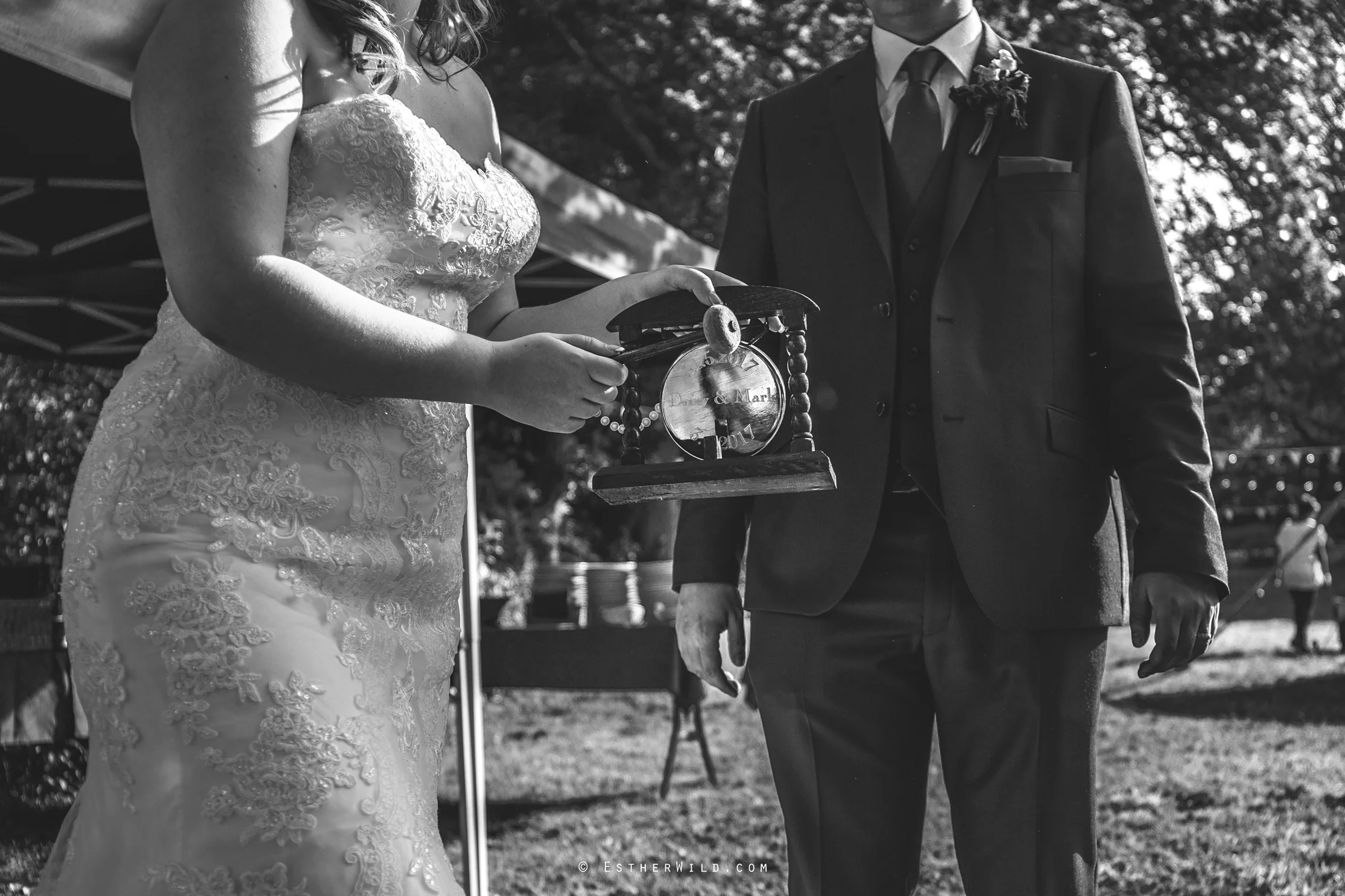 0617_Mannington_Hall_Gardens_Wedding_Photography_Esther_Wild_IMG_1977-1.jpg