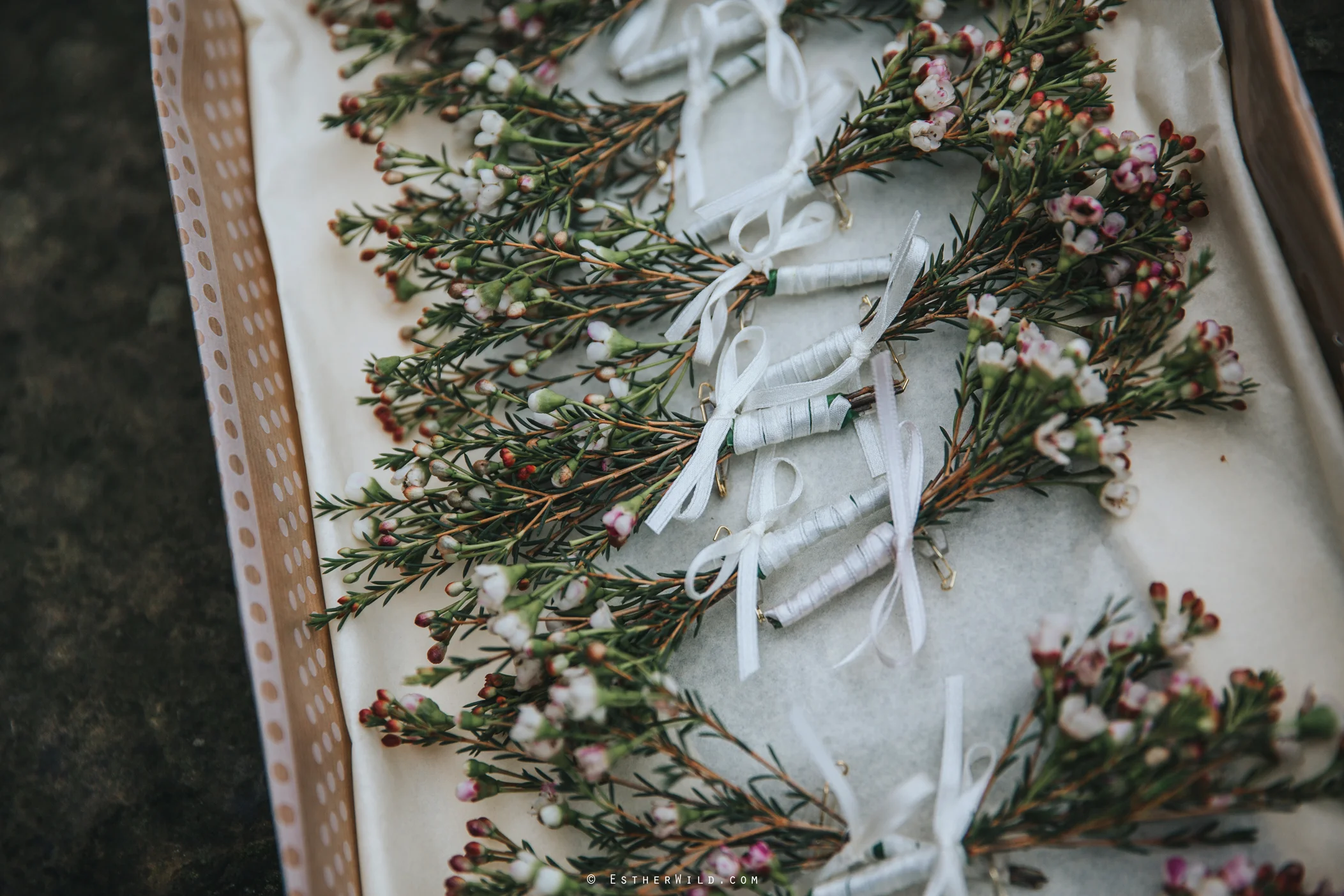 Wedding_Photographer_Chaucer_Barn_ Norfolk_Copyright_Esther_Wild_
