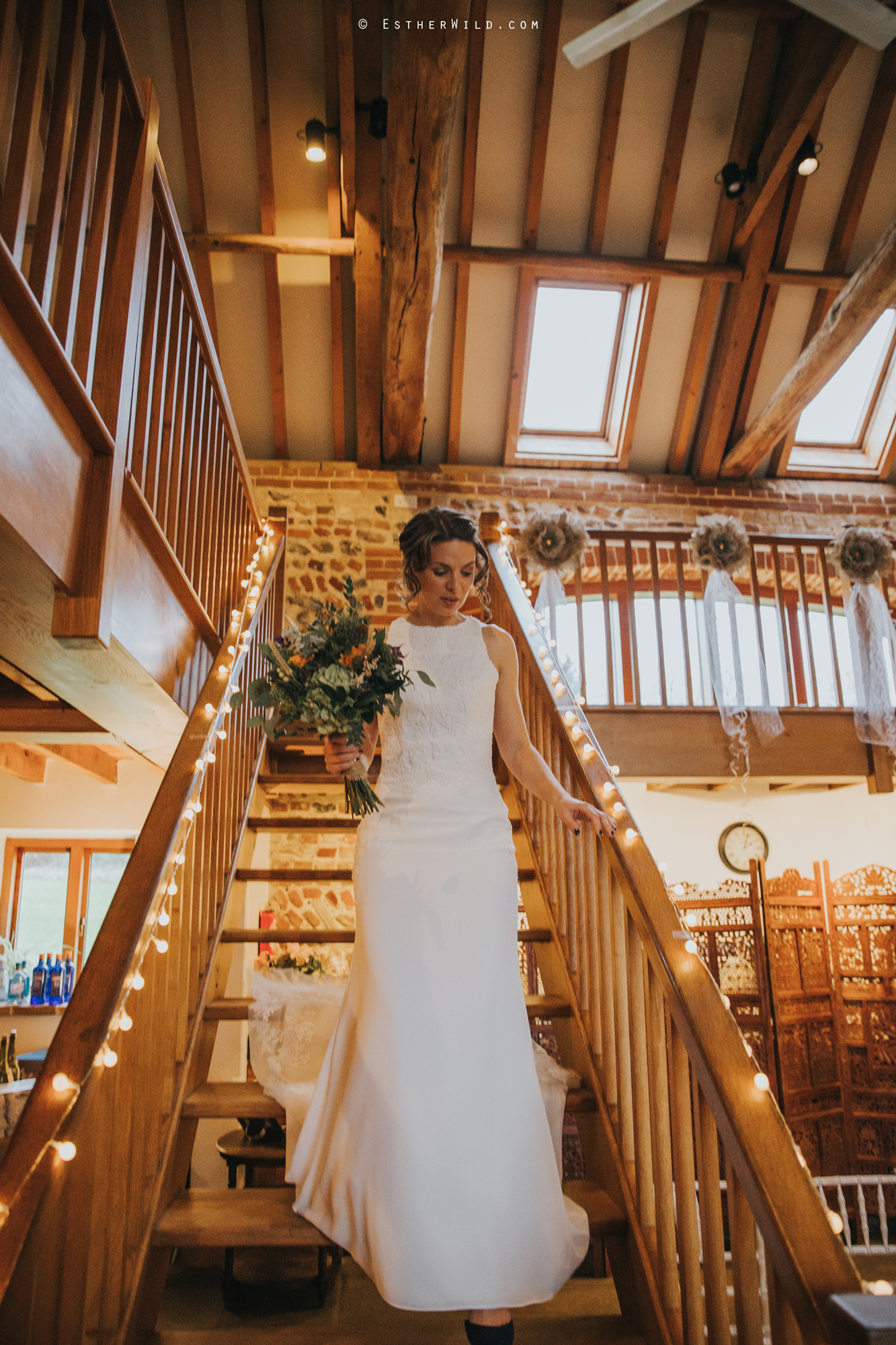 Wedding_Photographer_Chaucer_Barn_ Norfolk_Copyright_Esther_Wild_