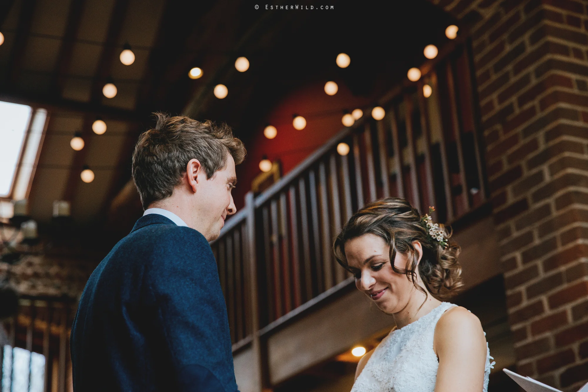Wedding_Photographer_Chaucer_Barn_ Norfolk_Copyright_Esther_Wild_