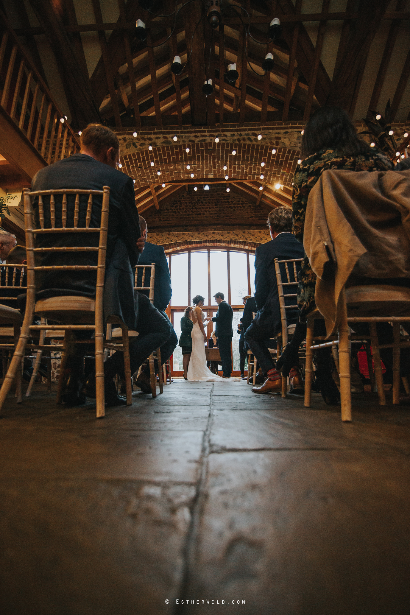 Wedding_Photographer_Chaucer_Barn_ Norfolk_Copyright_Esther_Wild_