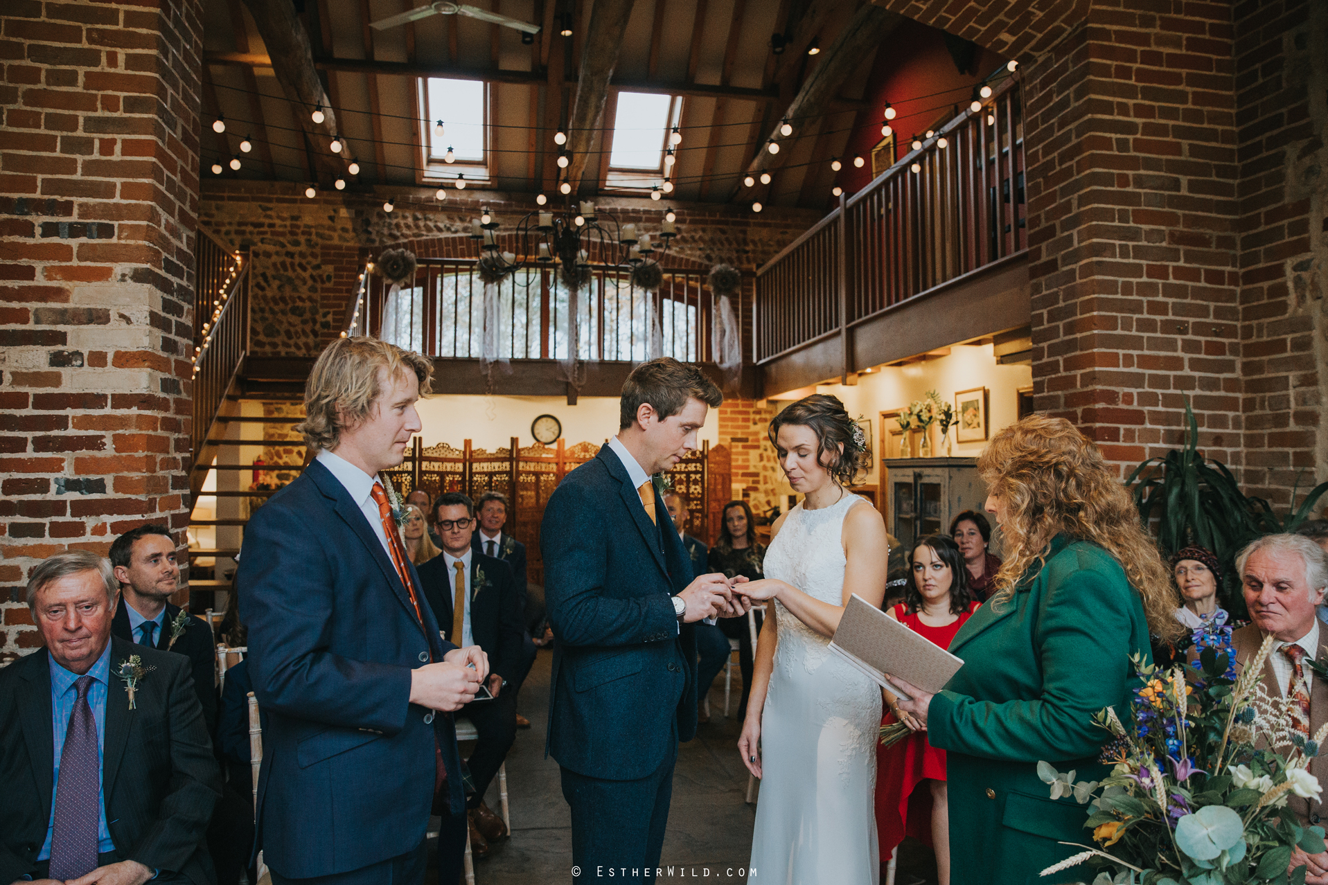 Wedding_Photographer_Chaucer_Barn_ Norfolk_Copyright_Esther_Wild_