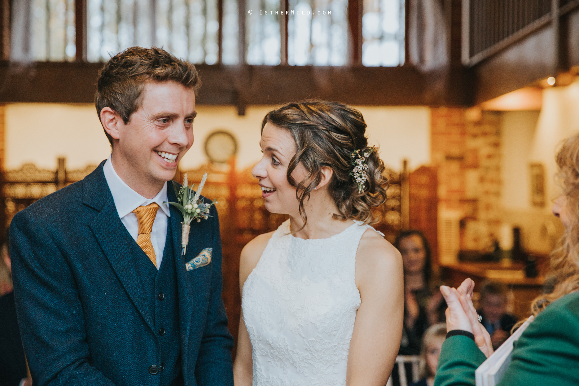 Wedding_Photographer_Chaucer_Barn_ Norfolk_Copyright_Esther_Wild_