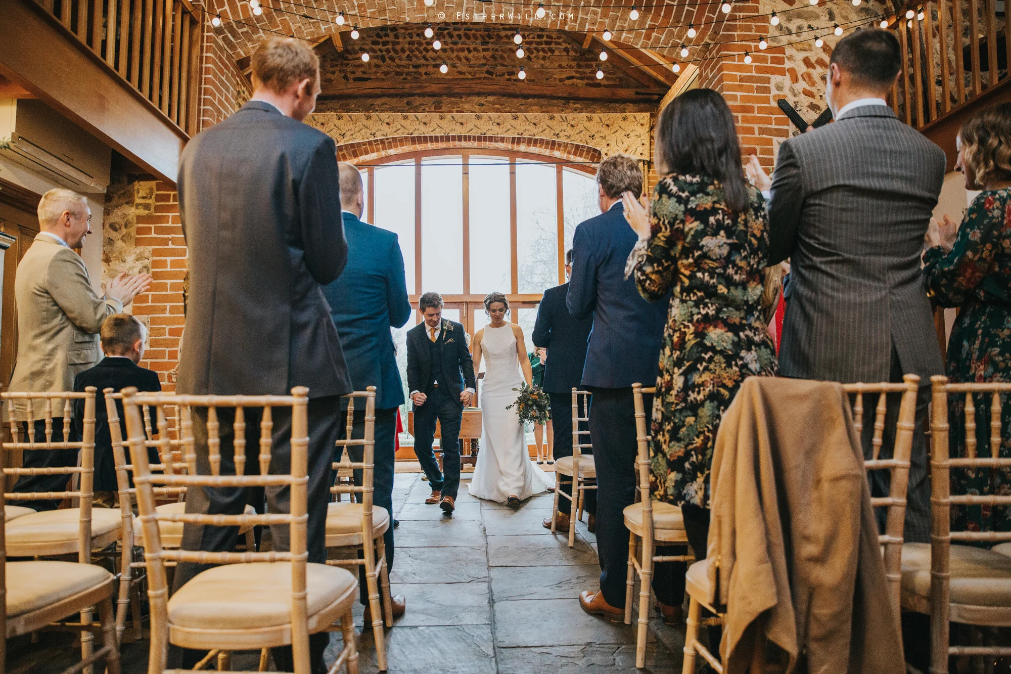 Wedding_Photographer_Chaucer_Barn_ Norfolk_Copyright_Esther_Wild_