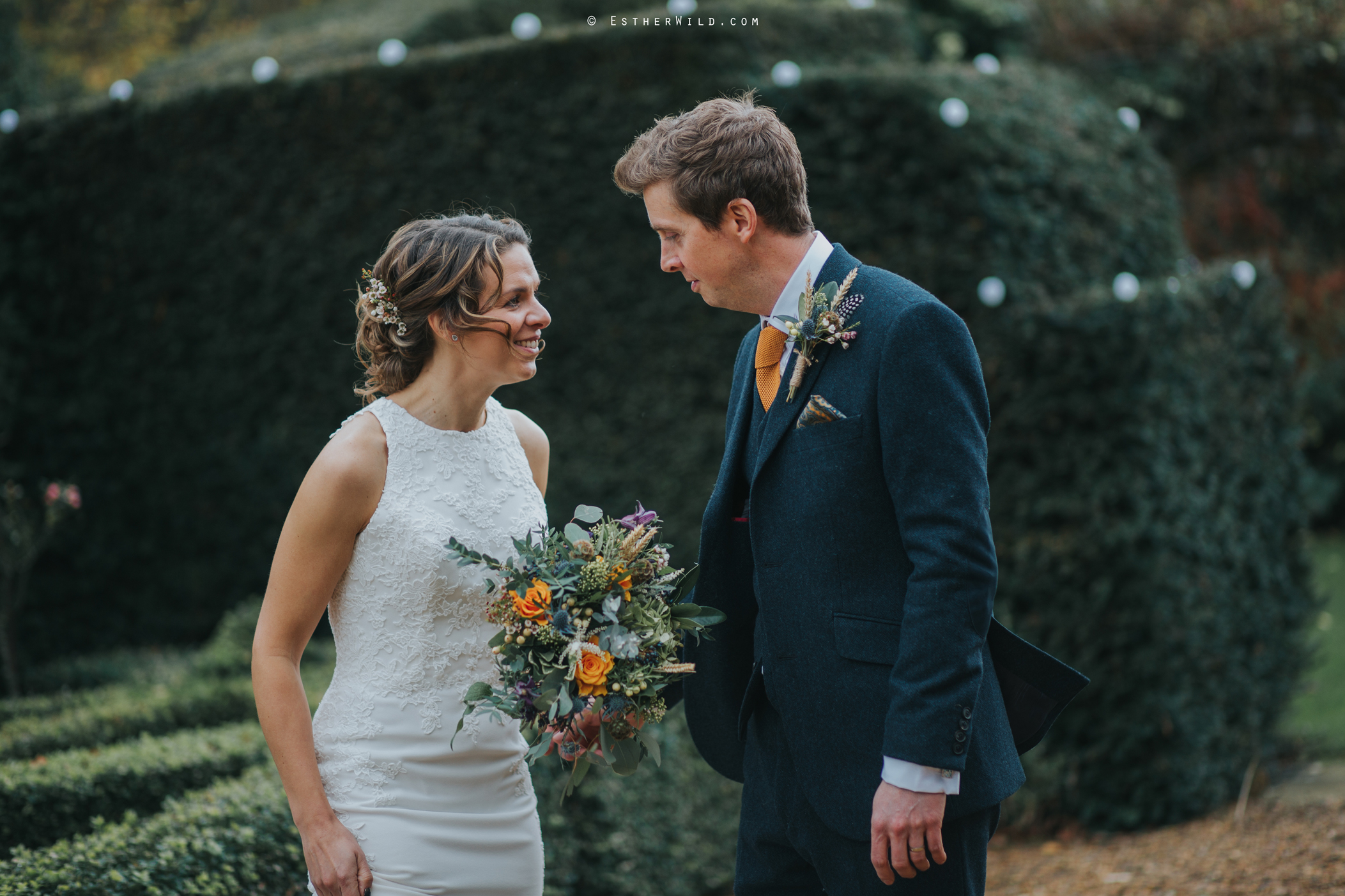 Wedding_Photographer_Chaucer_Barn_ Norfolk_Copyright_Esther_Wild_