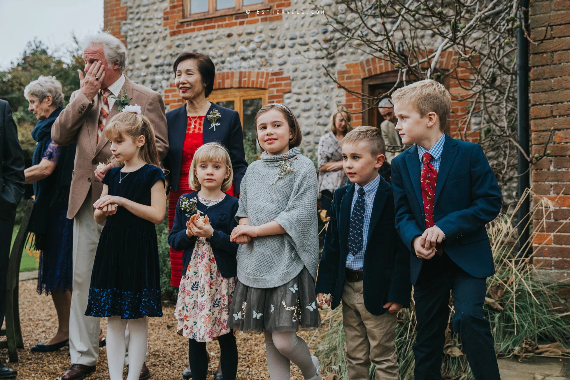 Wedding_Photographer_Chaucer_Barn_ Norfolk_Copyright_Esther_Wild_