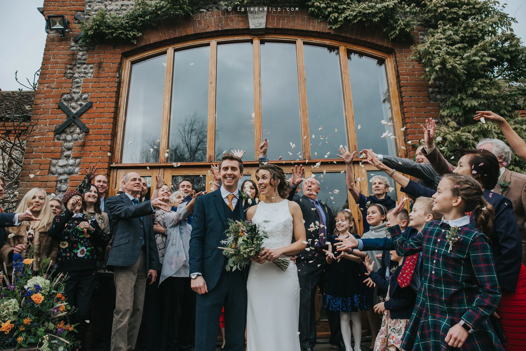 Wedding_Photographer_Chaucer_Barn_ Norfolk_Copyright_Esther_Wild_