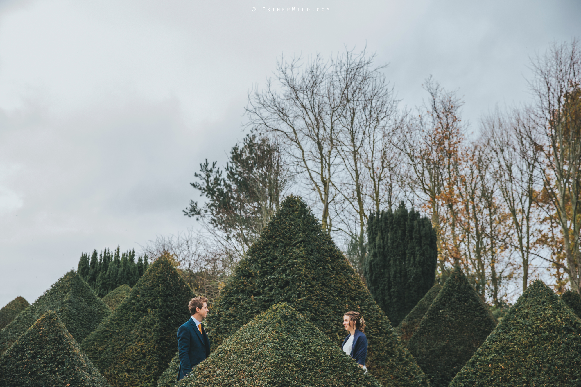 Wedding_Photographer_Chaucer_Barn_ Norfolk_Copyright_Esther_Wild_