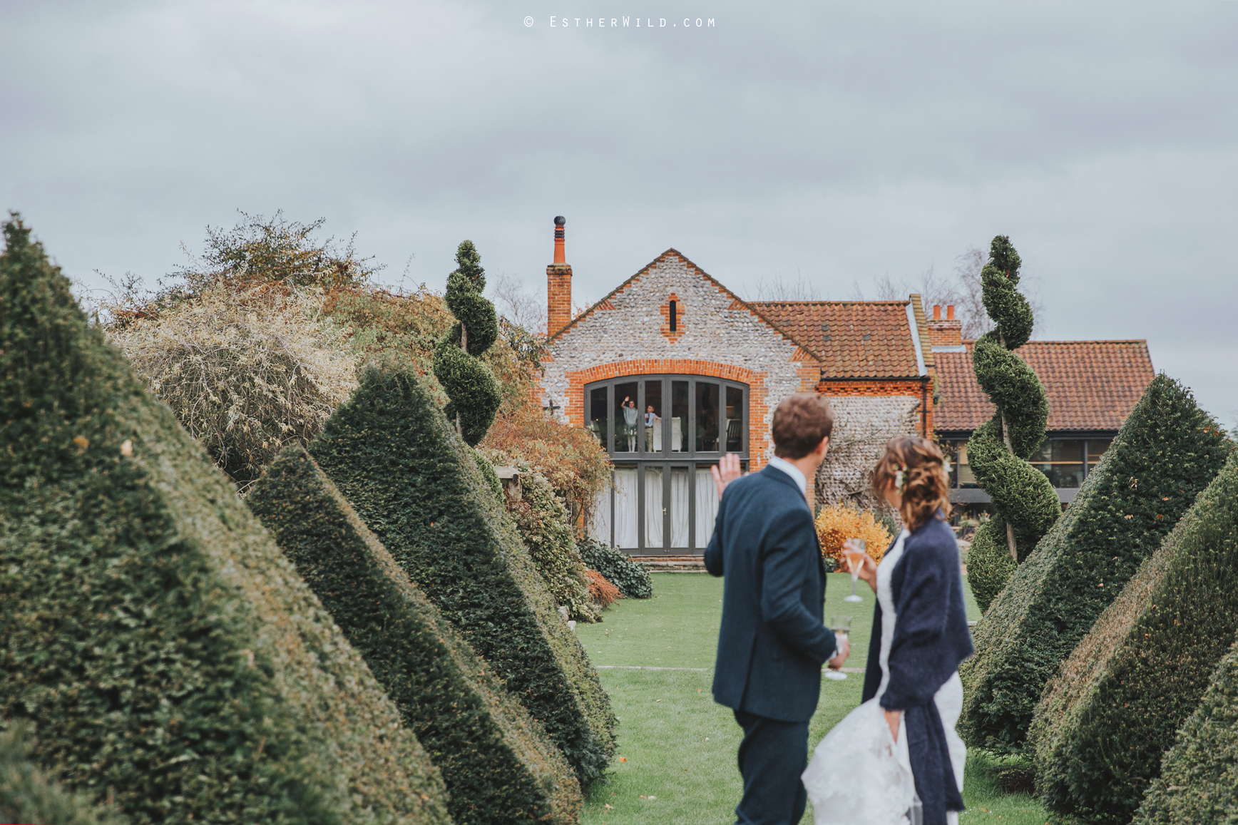 Wedding_Photographer_Chaucer_Barn_Holt_Norfolk_Country_Rustic_Venue_Copyright_Esther_Wild_