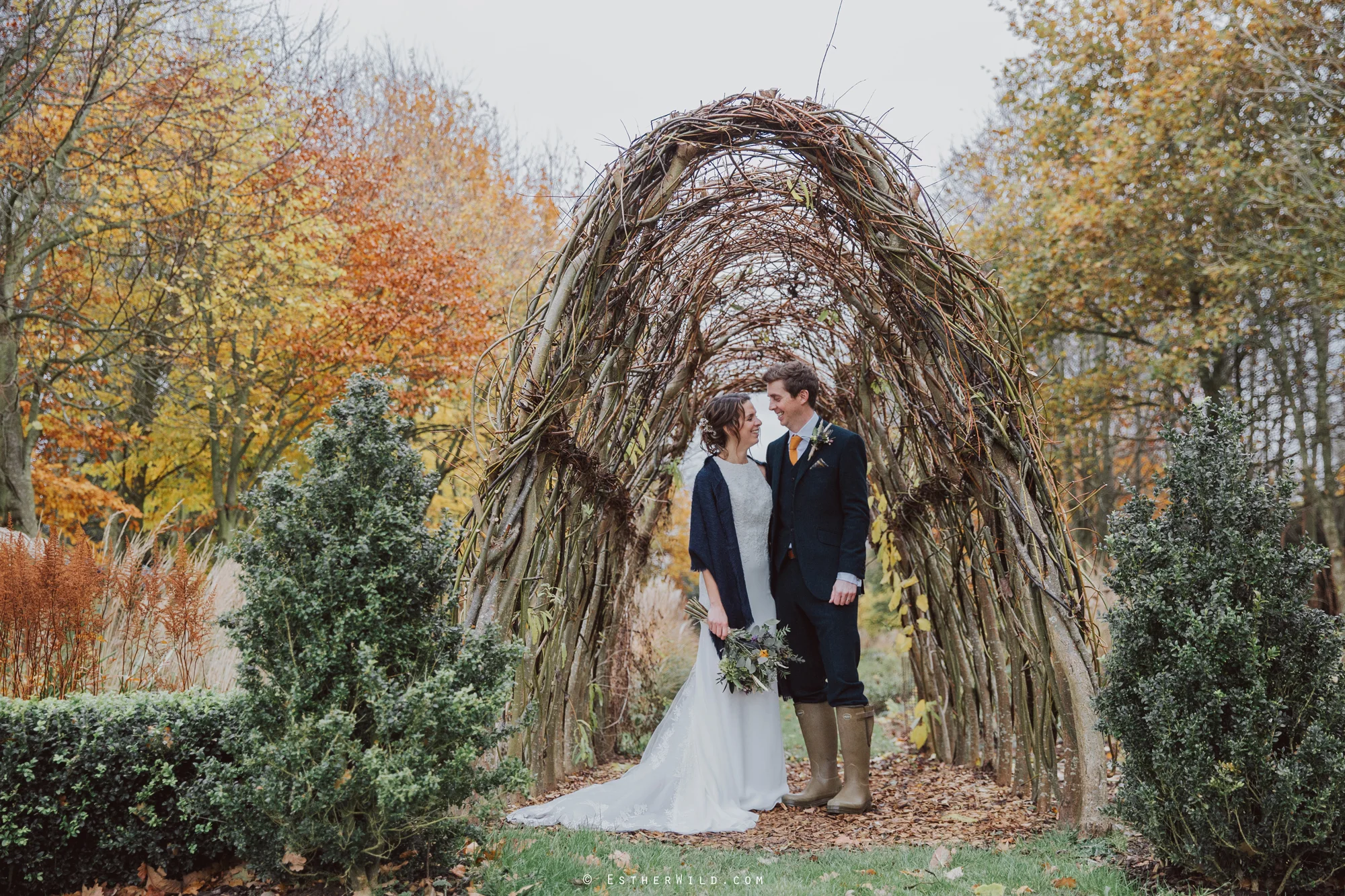 Wedding_Photographer_Chaucer_Barn_Holt_Norfolk_Country_Rustic_Venue_Copyright_Esther_Wild_