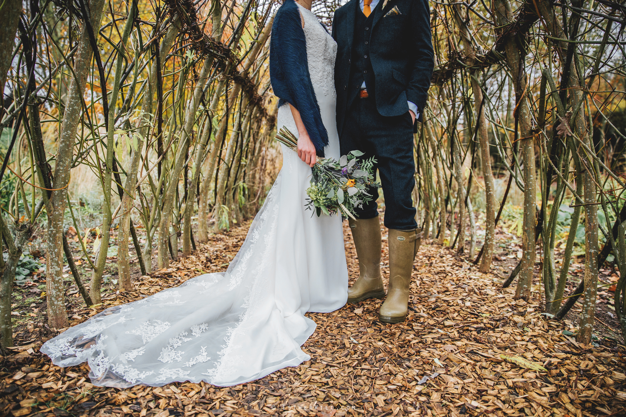 Wedding_Photographer_Chaucer_Barn_Holt_Norfolk_Country_Rustic_Venue_Copyright_Esther_Wild_