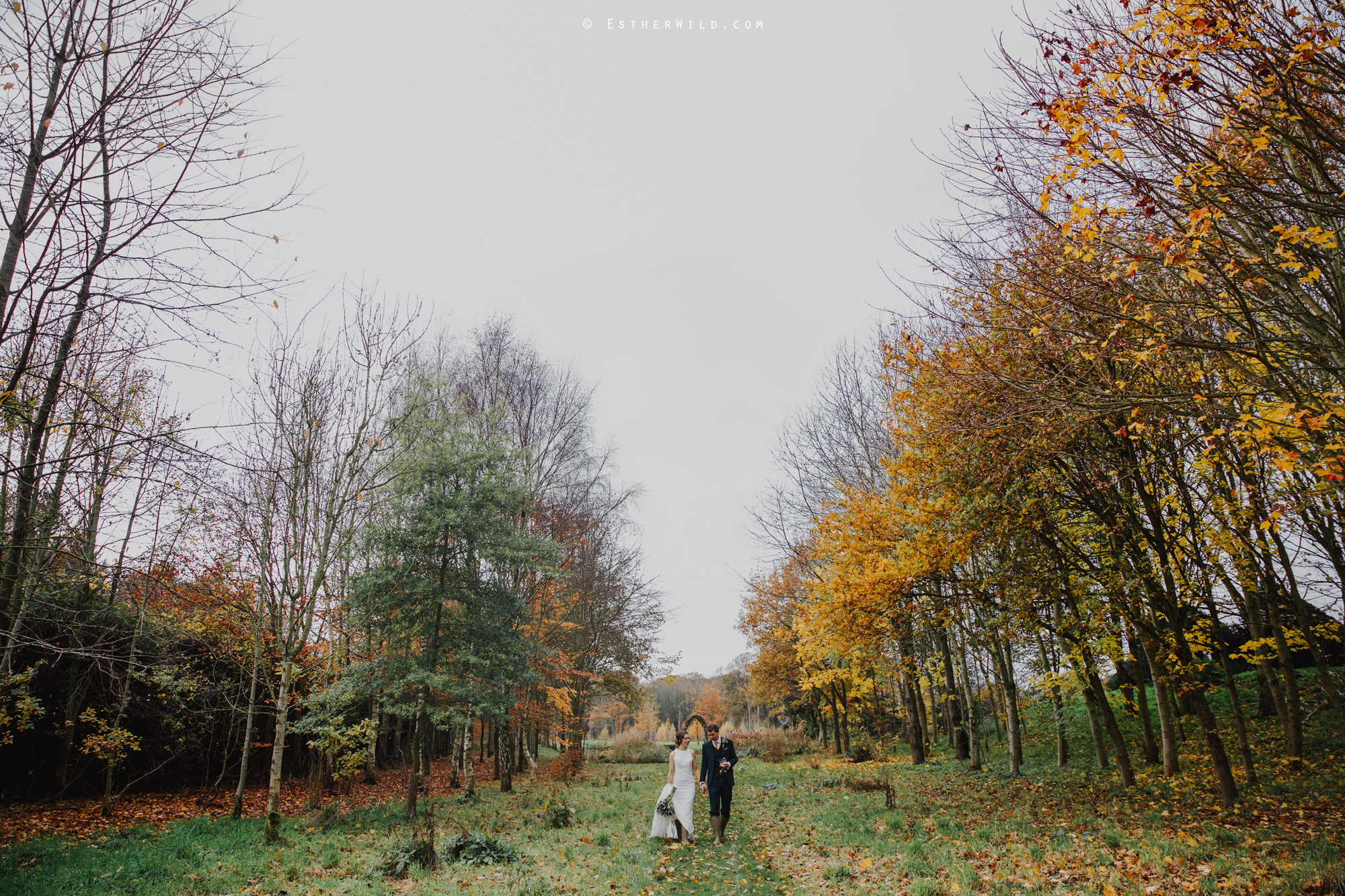 Wedding_Photographer_Chaucer_Barn_Holt_Norfolk_Country_Rustic_Venue_Copyright_Esther_Wild_