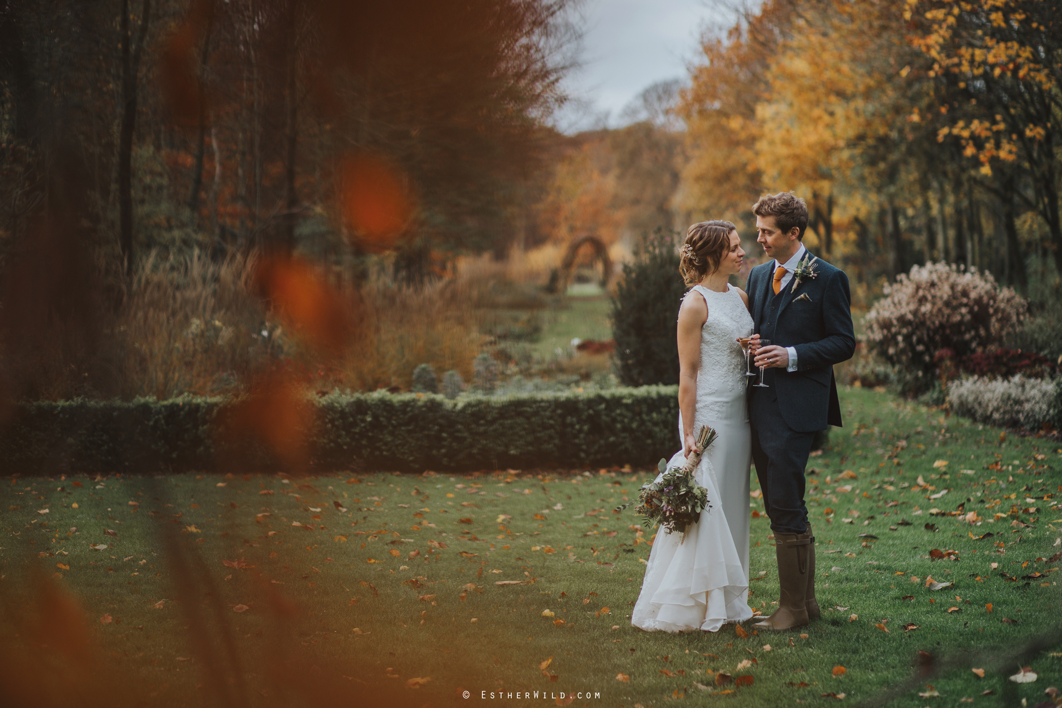 Wedding_Photographer_Chaucer_Barn_Holt_Norfolk_Country_Rustic_Venue_Copyright_Esther_Wild_