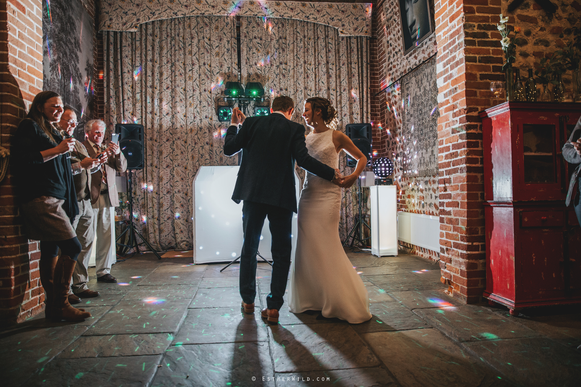 Wedding_Photographer_Chaucer_Barn_Holt_Norfolk_Country_Rustic_Venue_Copyright_Esther_Wild_IMG_2394.jpg
