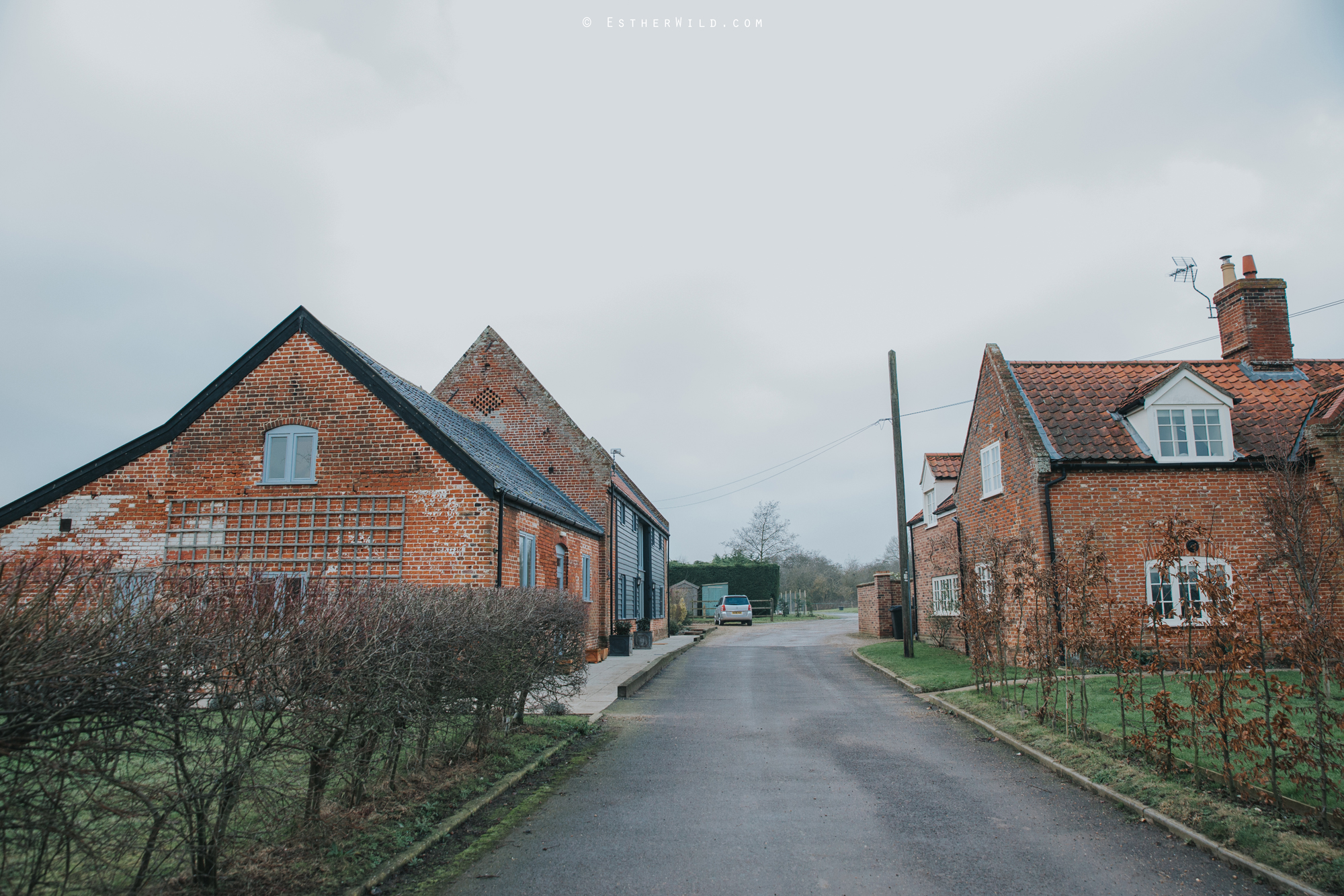 Elms_Barn_Weddings_Suffolk_Photographer_Copyright_Esther_Wild_IMG_0063.jpg