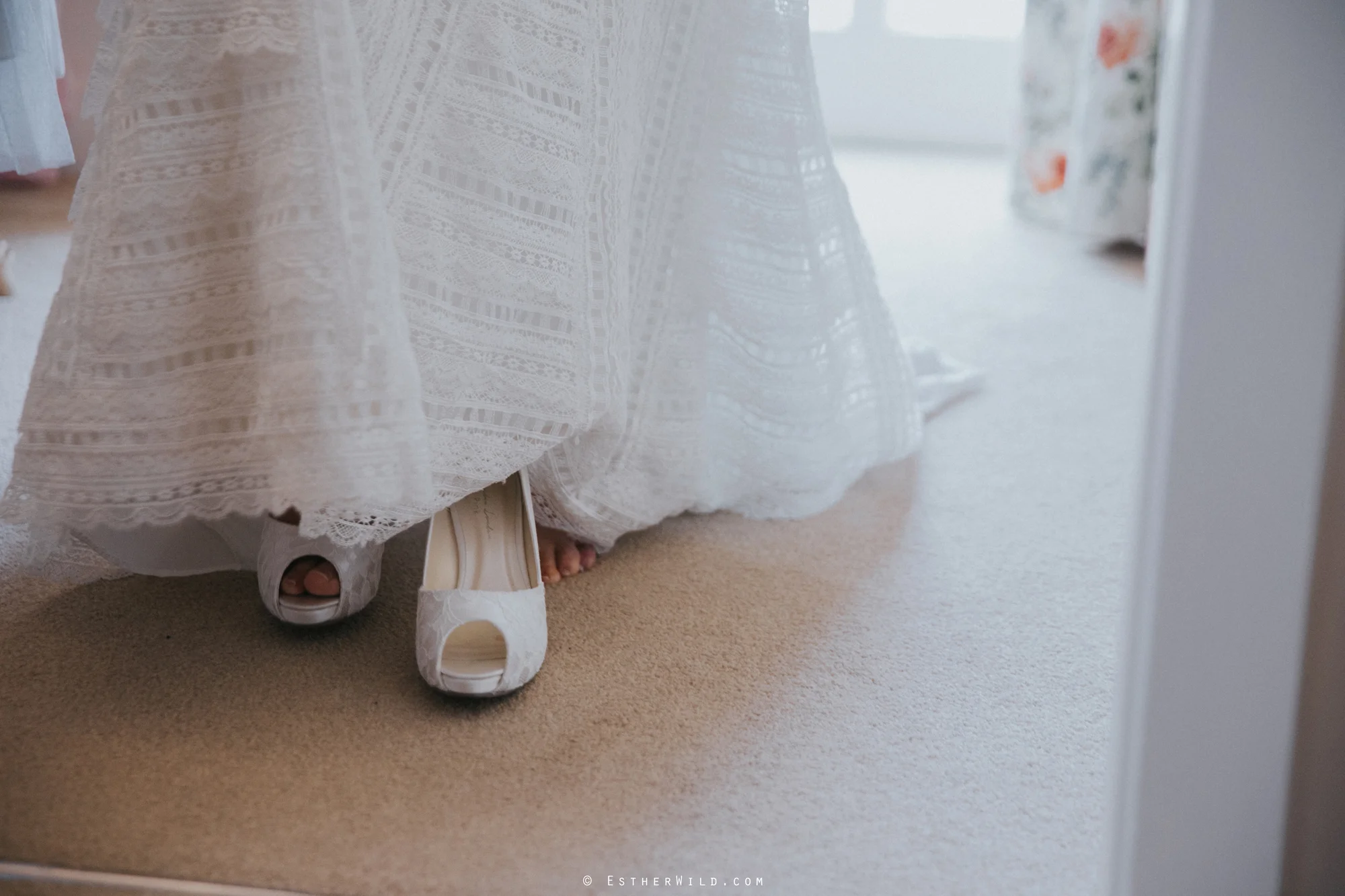 Elms_Barn_Weddings_Suffolk_Photographer_Copyright_Esther_Wild_IMG_0697.jpg