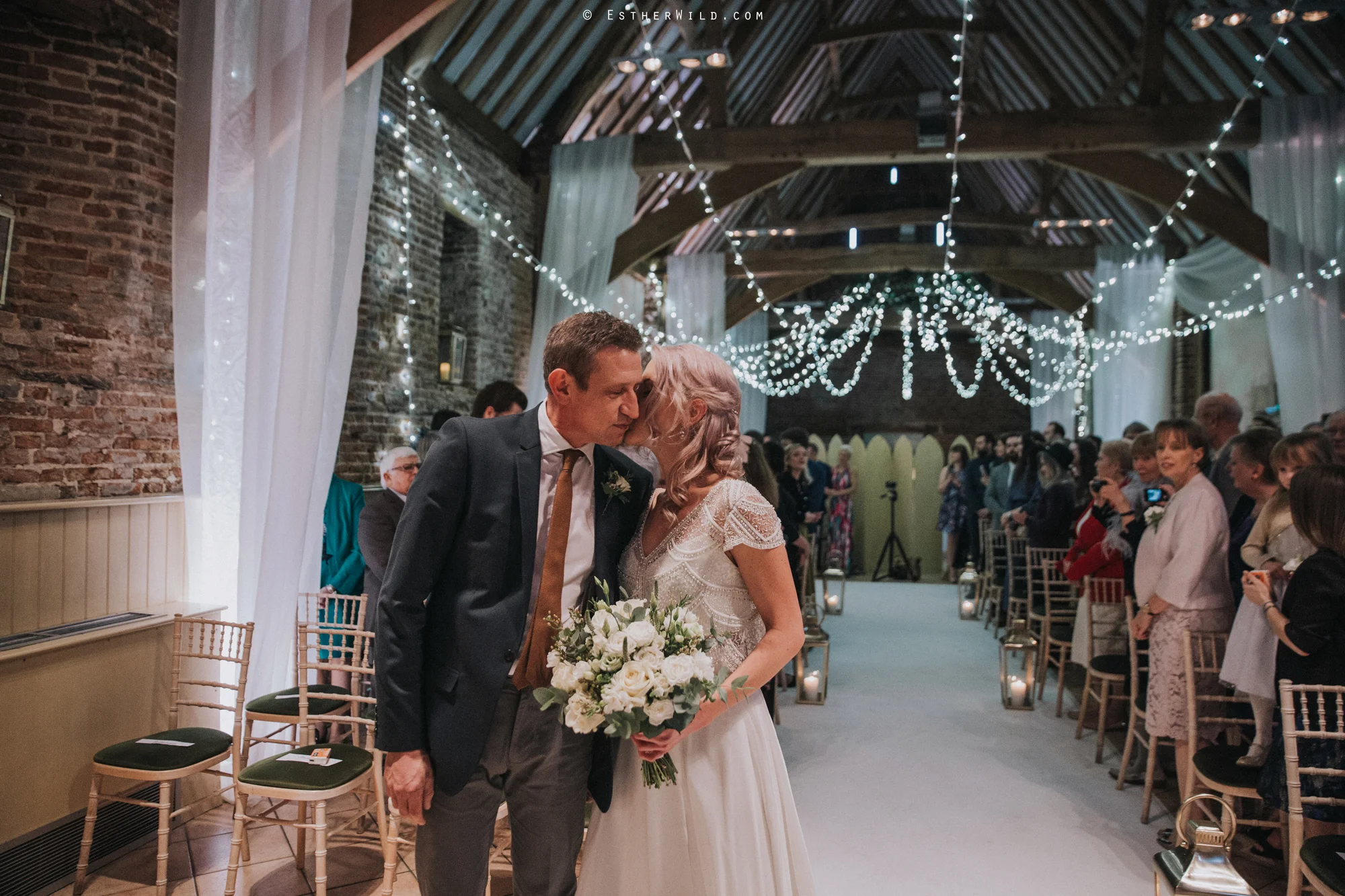 Elms_Barn_Weddings_Suffolk_Photographer_Copyright_Esther_Wild_IMG_1076.jpg