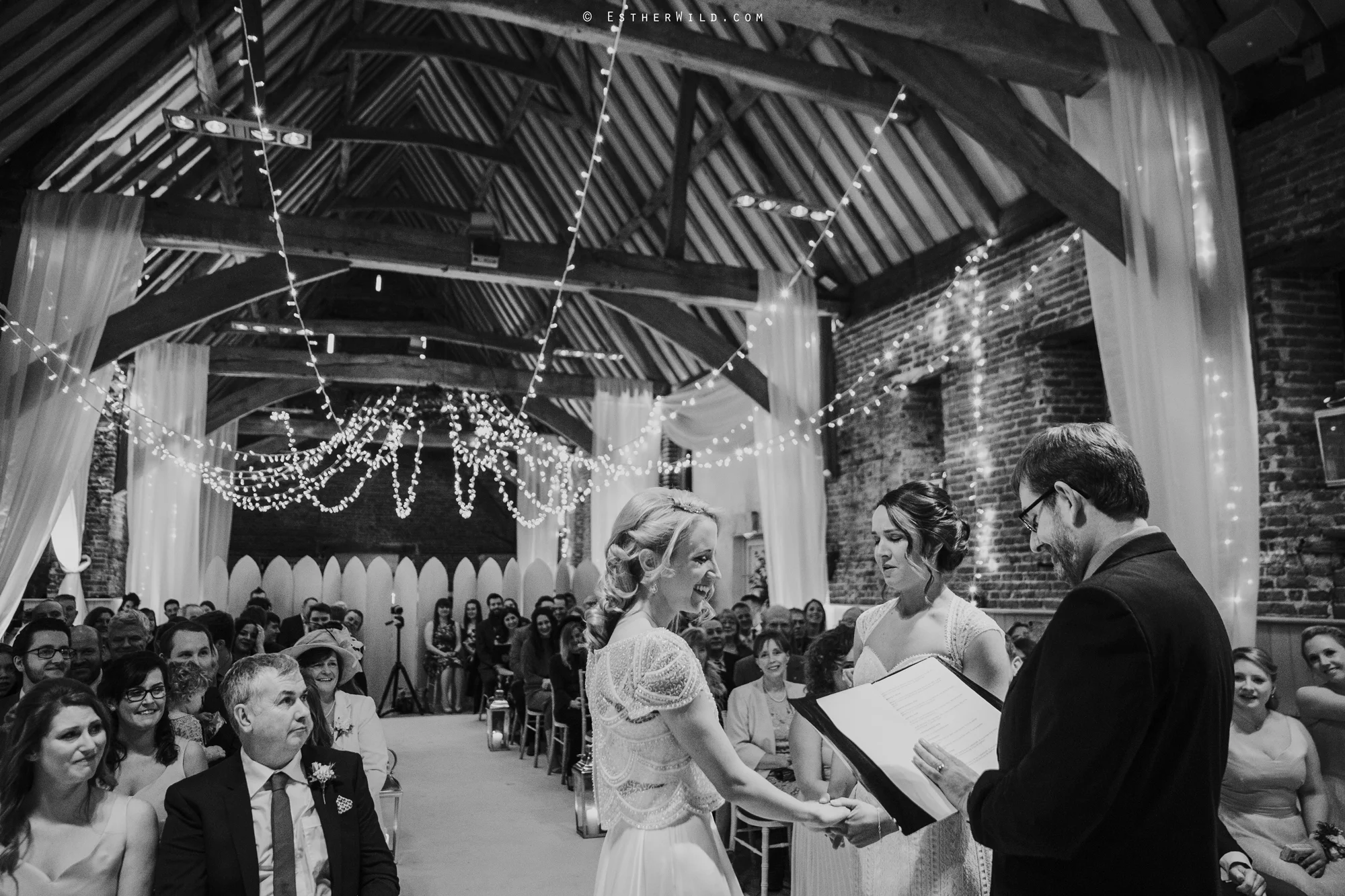 Elms_Barn_Weddings_Suffolk_Photographer_Copyright_Esther_Wild_IMG_1188-2.jpg