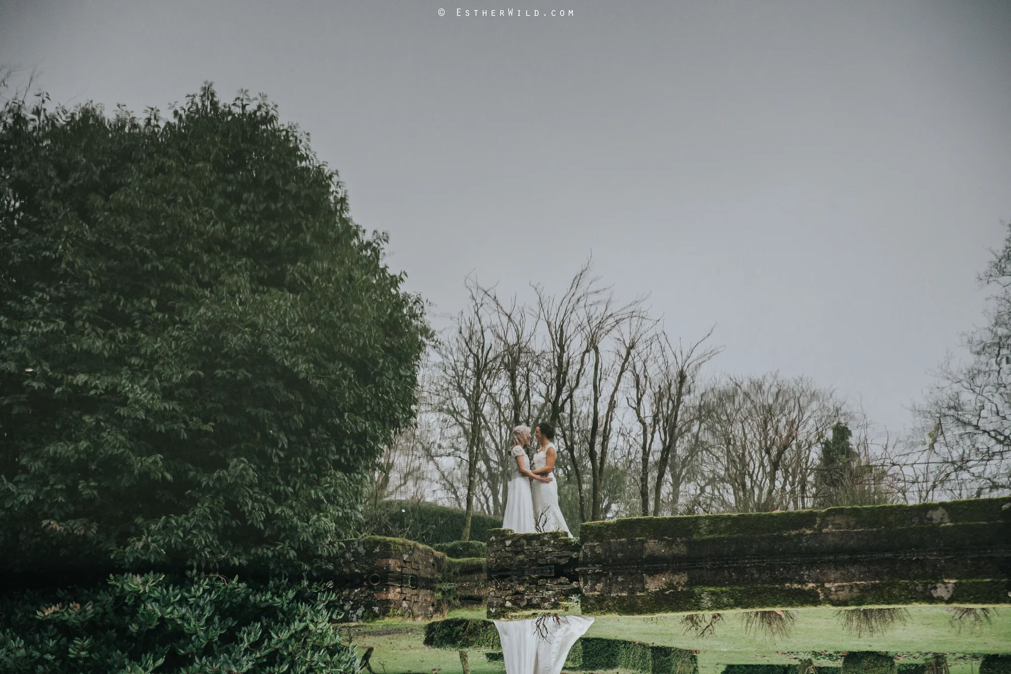Elms_Barn_Weddings_Suffolk_Photographer_Copyright_Esther_Wild_IMG_2104.jpg