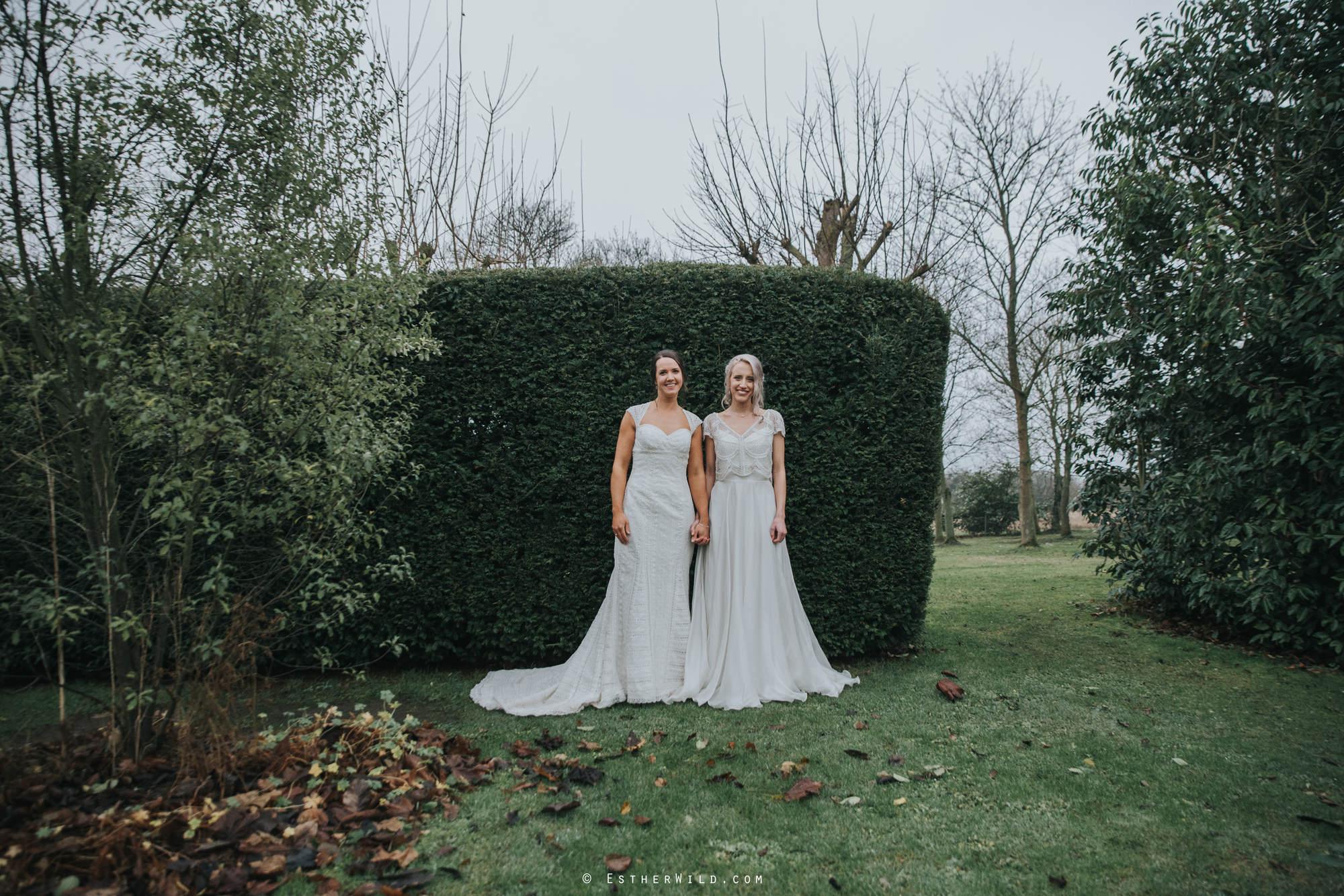 Elms_Barn_Weddings_Suffolk_Photographer_Copyright_Esther_Wild_IMG_2129.jpg