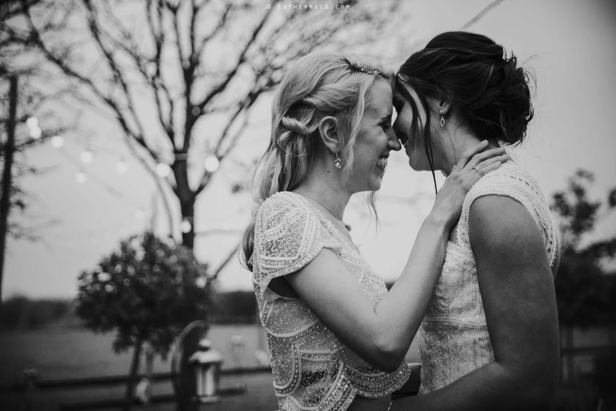Elms_Barn_Weddings_Suffolk_Photographer_Copyright_Esther_Wild_IMG_2164-2.jpg