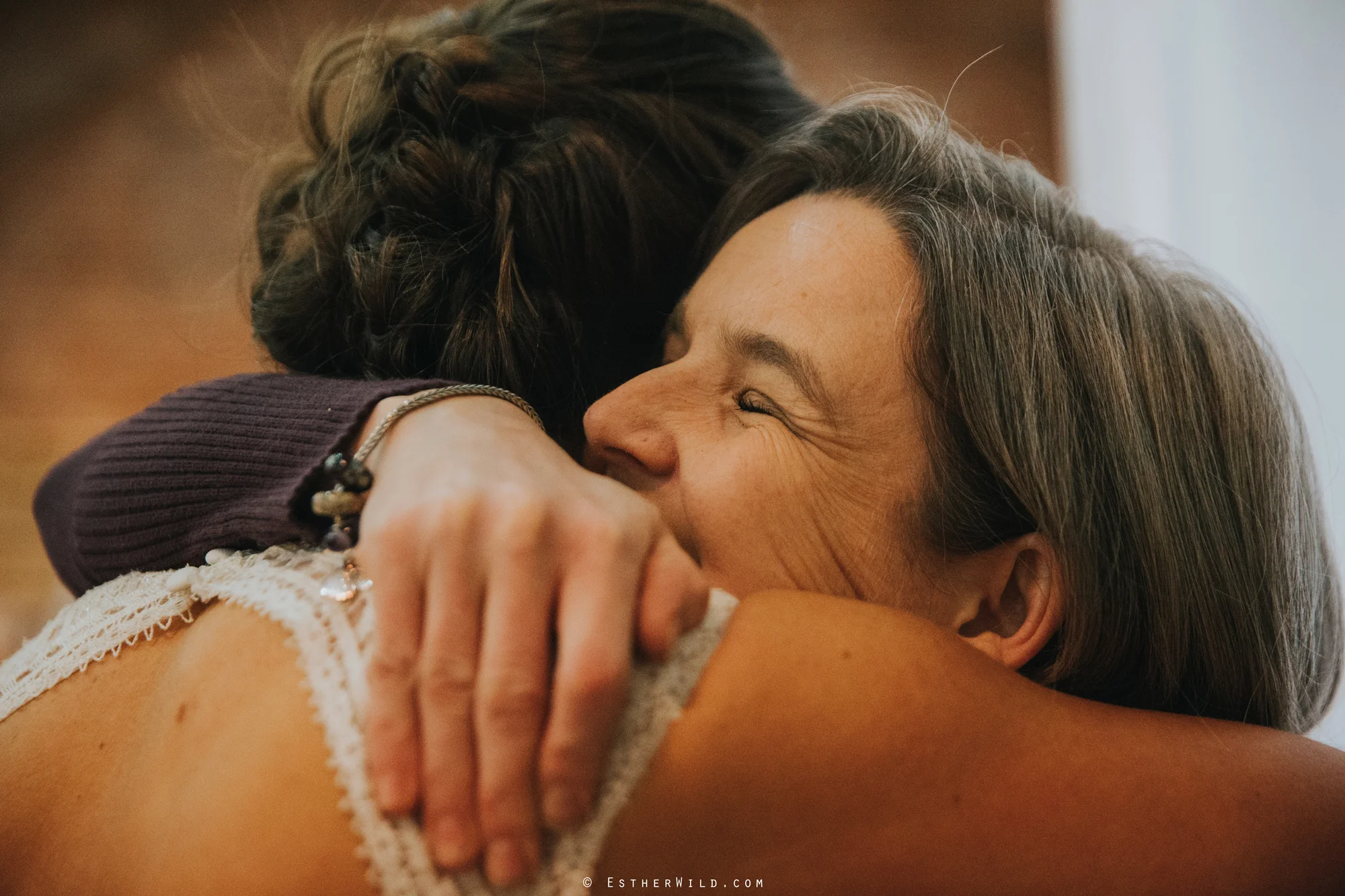 Elms_Barn_Weddings_Suffolk_Photographer_Copyright_Esther_Wild_IMG_2400.jpg