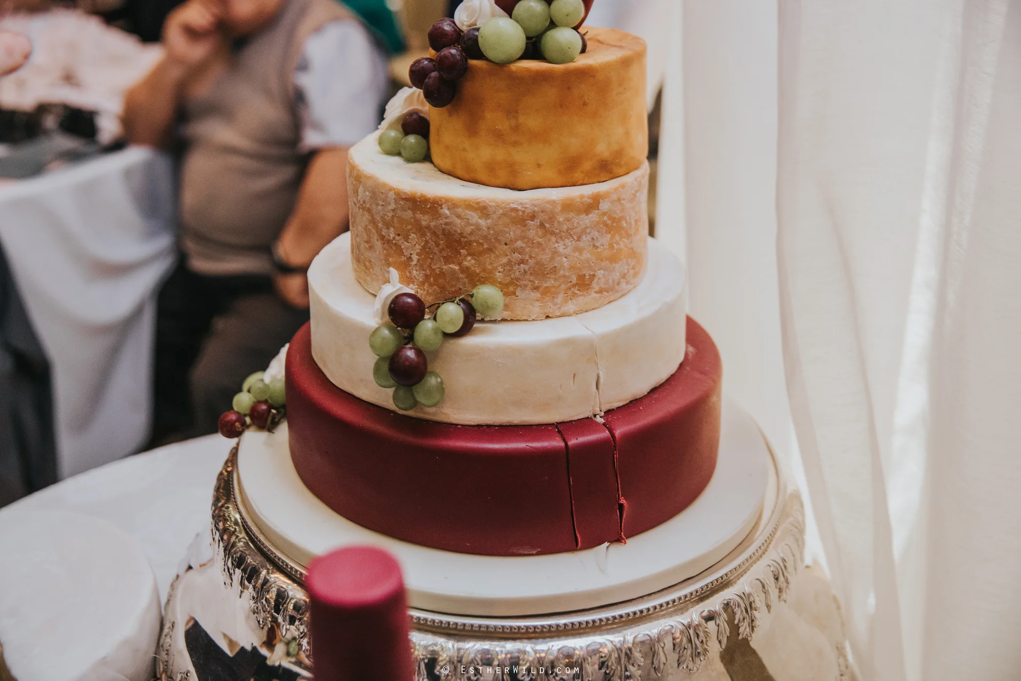 Elms_Barn_Weddings_Suffolk_Photographer_Copyright_Esther_Wild_IMG_2464.jpg