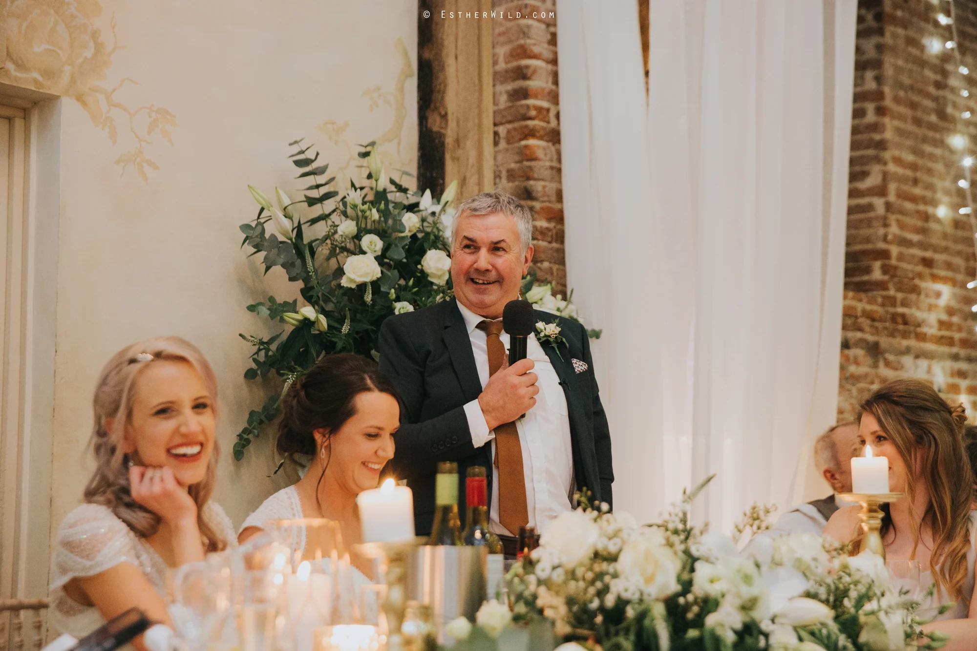 Elms_Barn_Weddings_Suffolk_Photographer_Copyright_Esther_Wild_IMG_2504.jpg