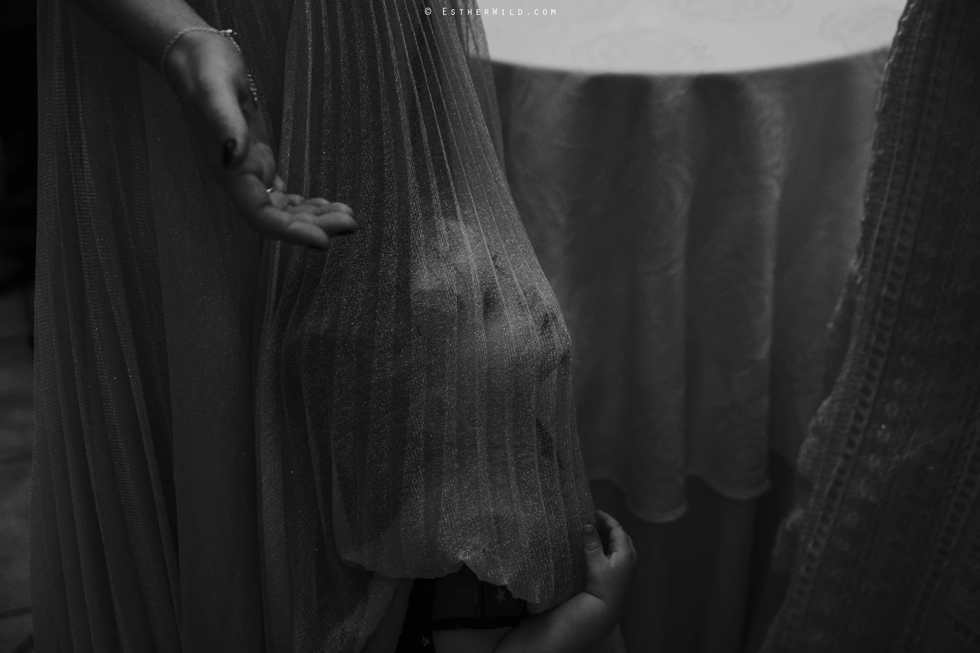 Elms_Barn_Weddings_Suffolk_Photographer_Copyright_Esther_Wild_IMG_2985-2.jpg